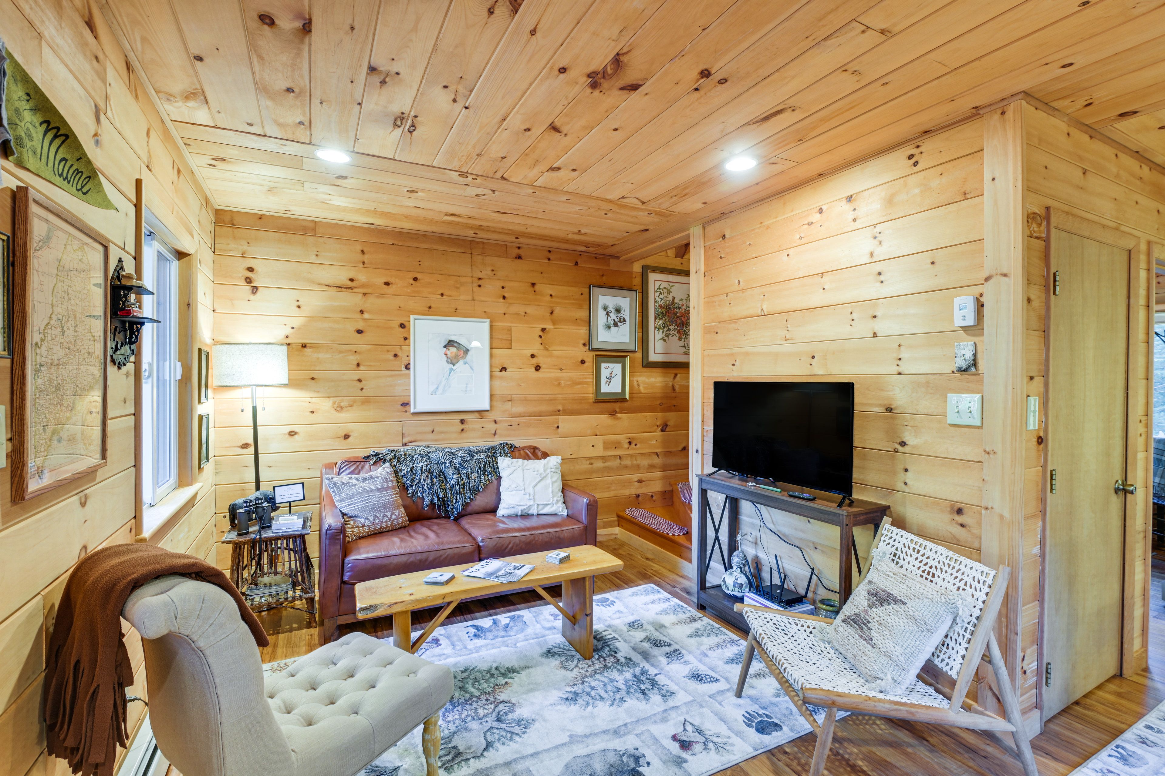 Living Room | Smart TV | 1st Floor