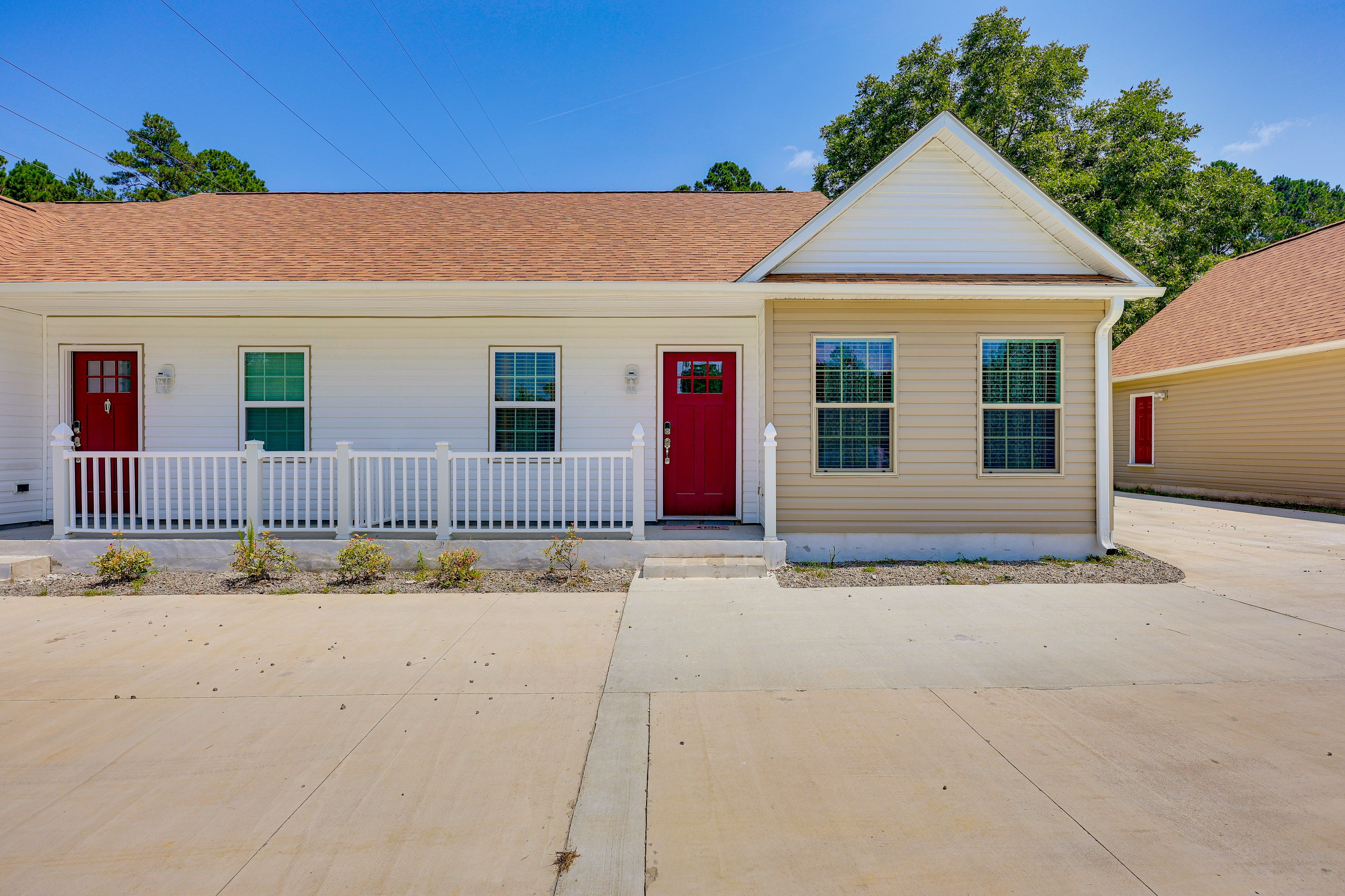 Parking | Shared Driveway (2 Vehicles) | Street Parking | RV/Trailer Parking