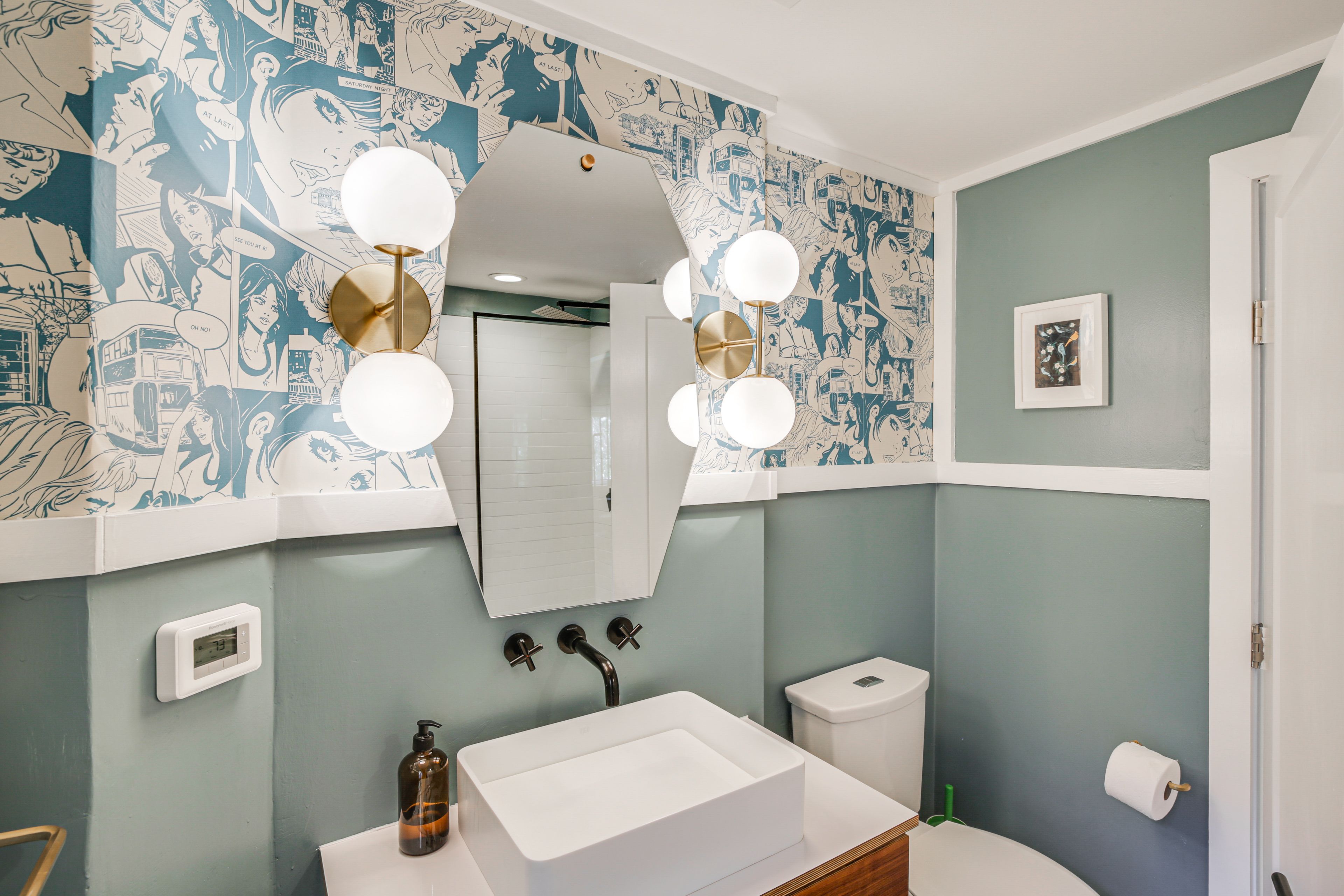 Full Bathroom | 2nd Floor