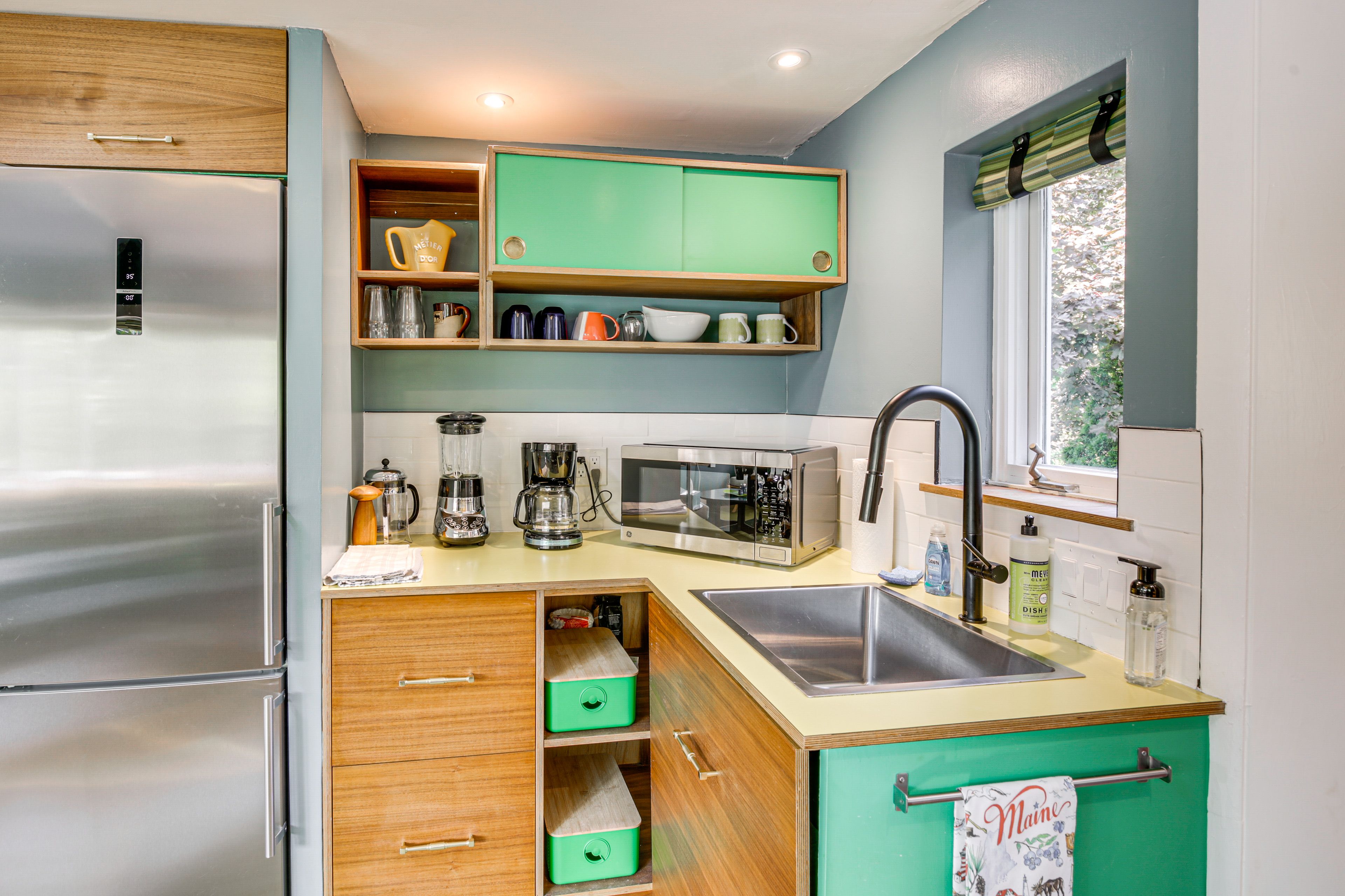 Kitchen | Cooking Basics | Stove/Oven | Blender | Drip Coffee Maker | 2nd Floor