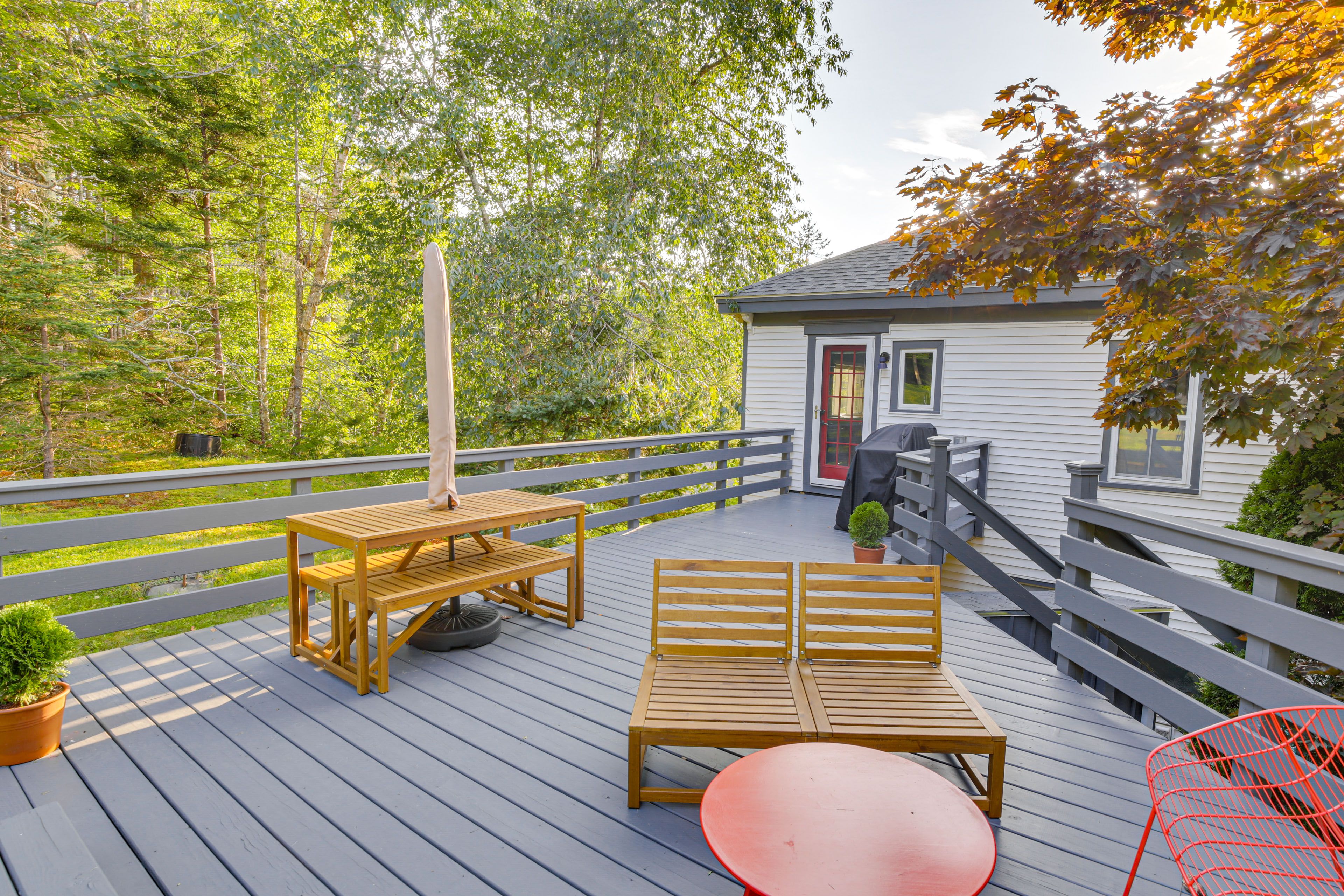 Deck | Gas Grill | Dining Space | Lounge Area