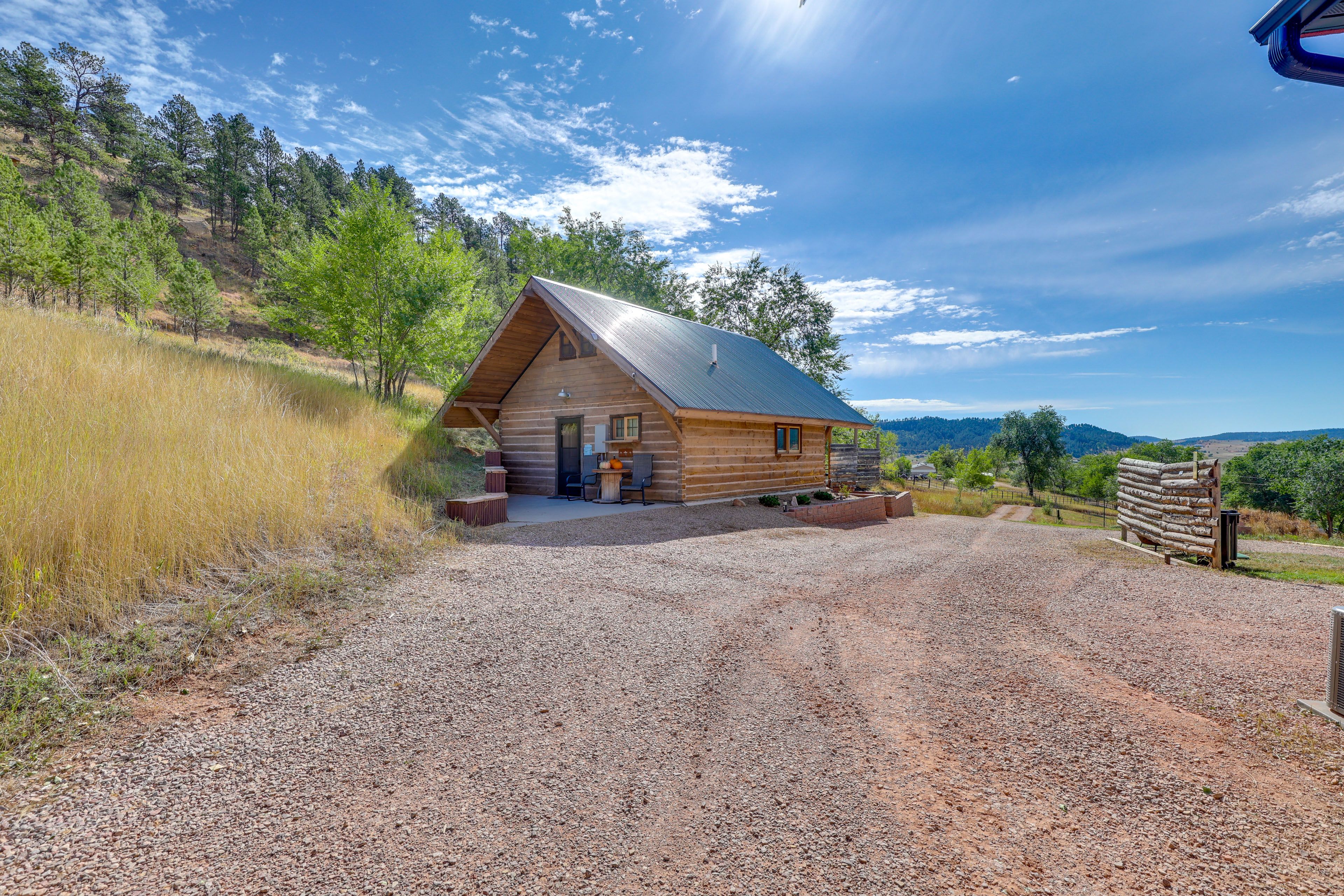 Parking | Driveway (2 Vehicles) | RV & Trailer Parking Available