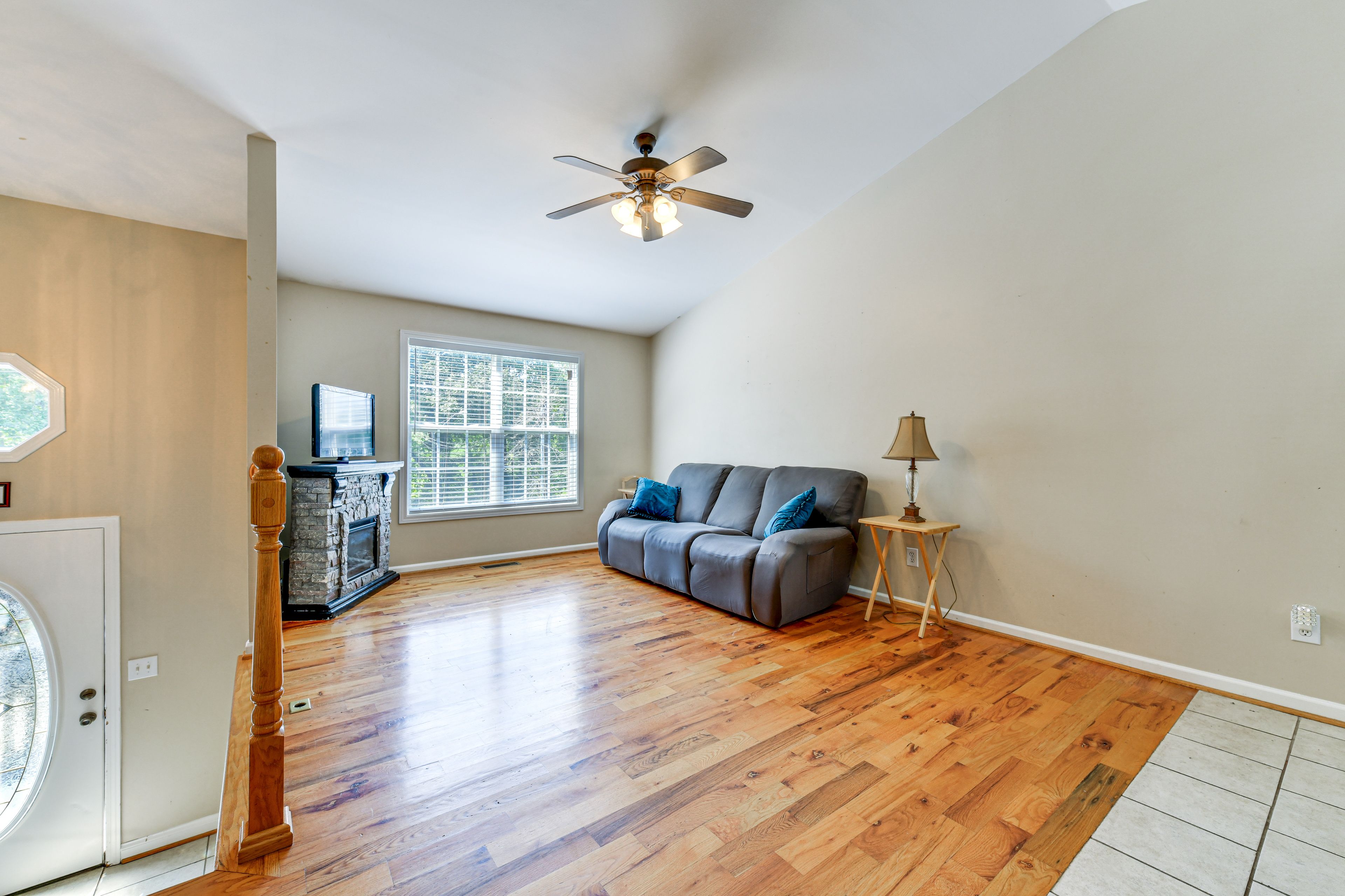 Living Room | 1st Floor | Flat-Screen TV | Fireplace