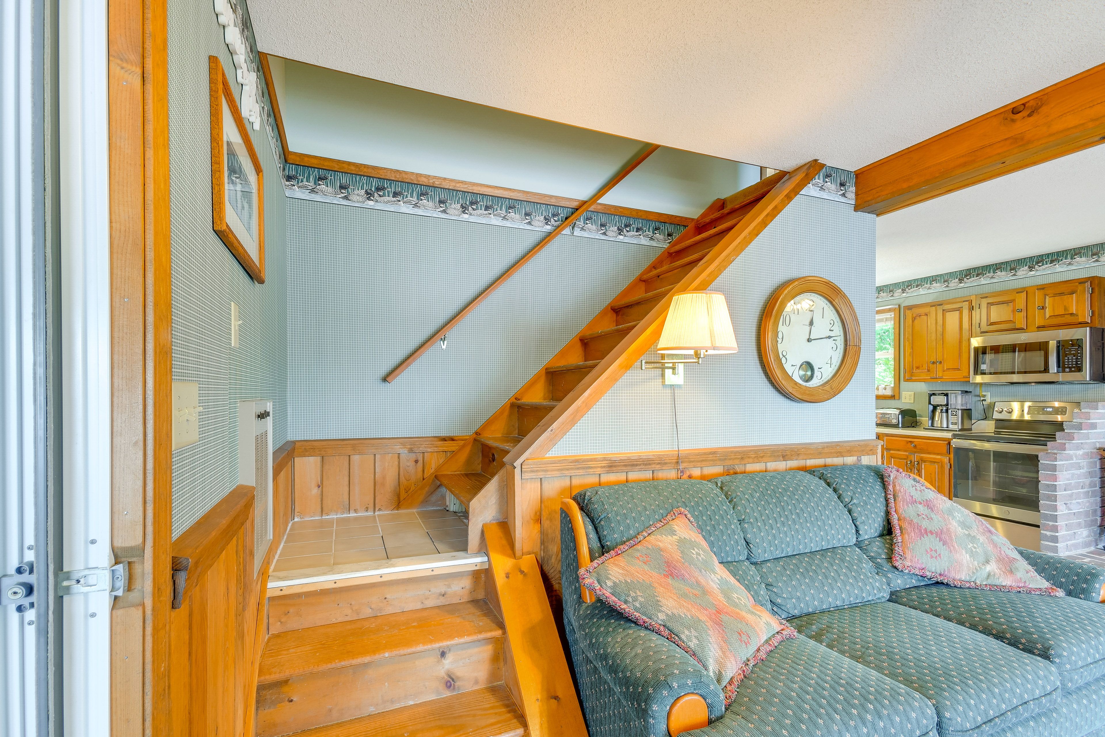 Stairs to 2nd Floor