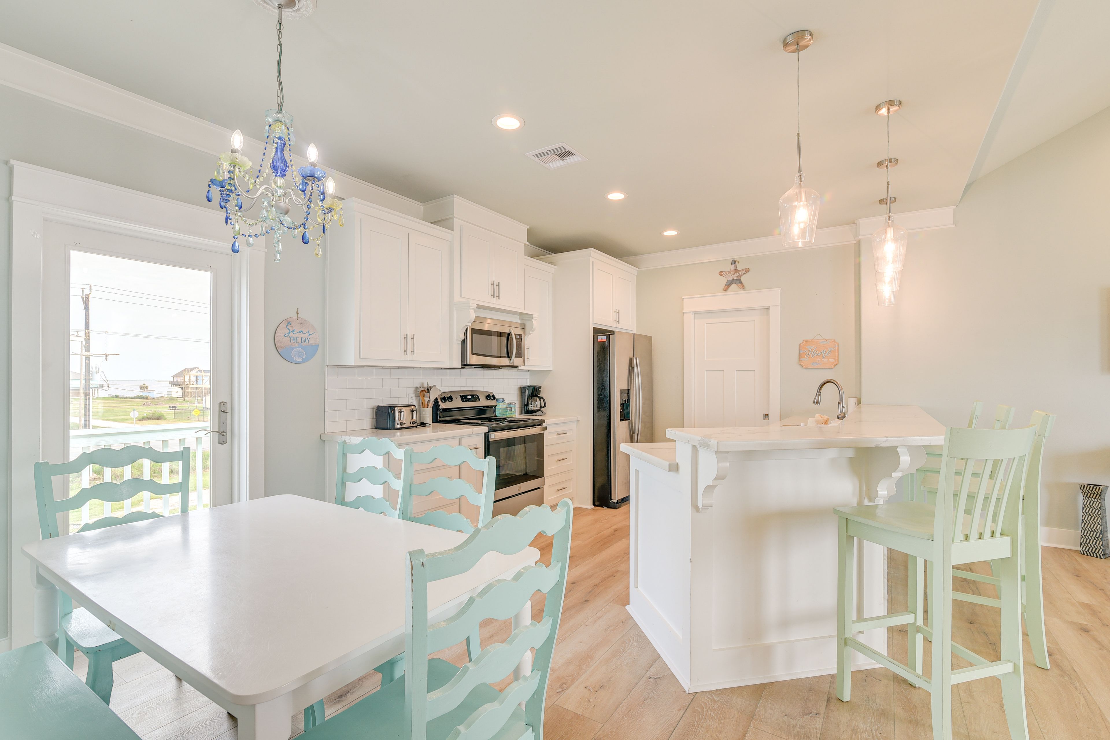 Dining Area | Dishware & Flatware Provided | Central A/C | Single-Story Home