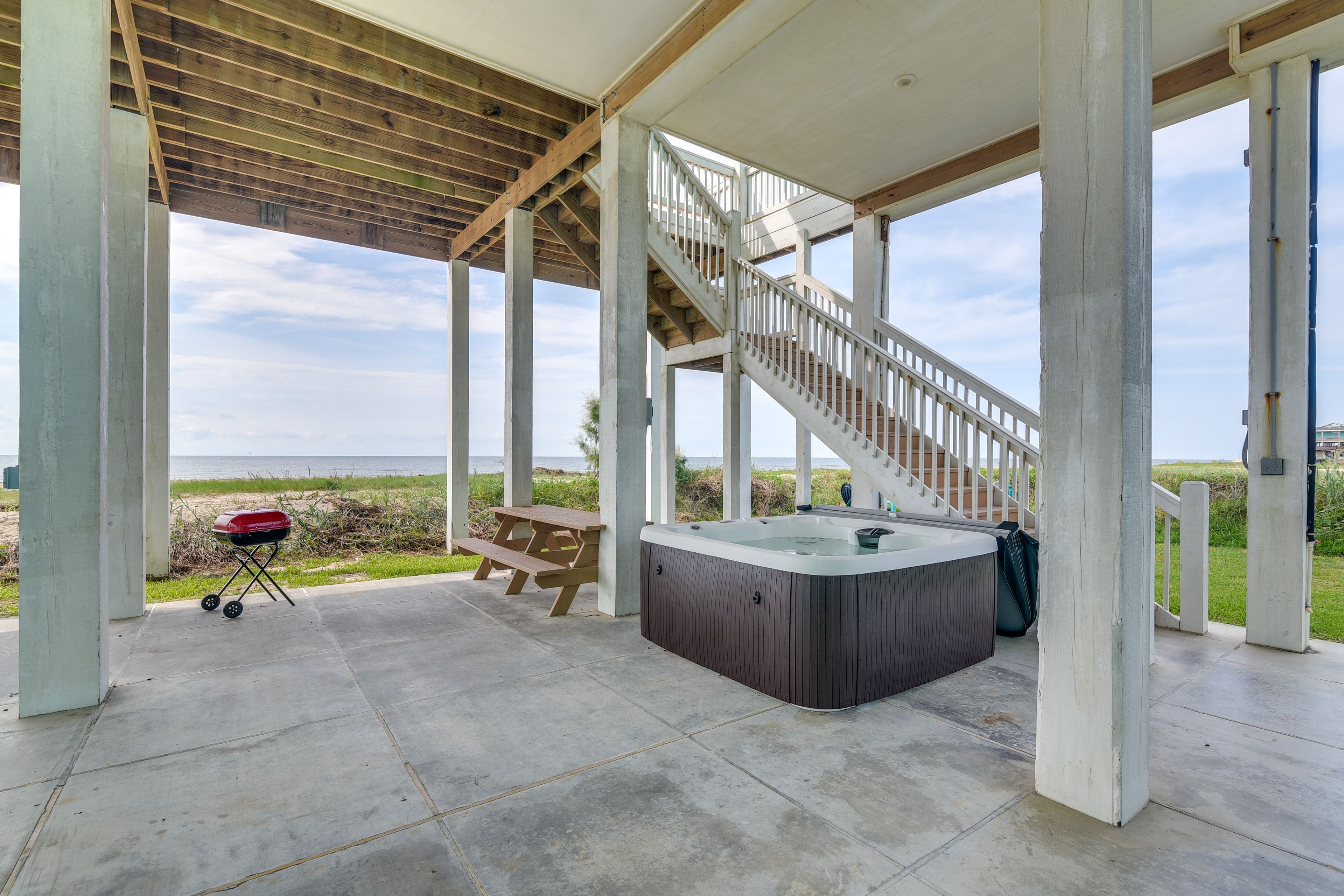 Exterior | Hot Tub | Charcoal Grill | Fire Pit | Outdoor Shower