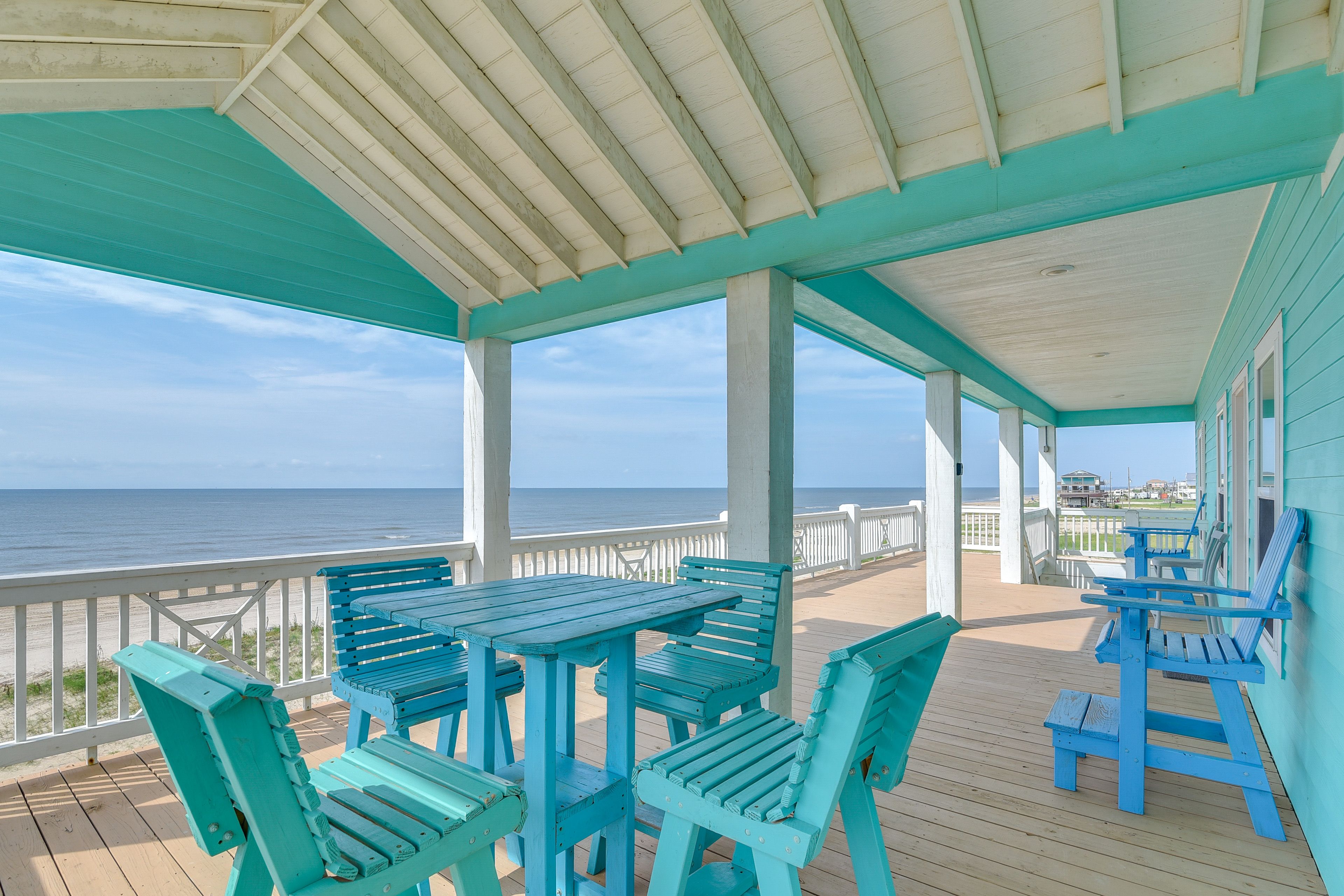 Gilchrist Vacation Rental | 3BR | 2BA | 1,300 Sq Ft | Stairs Required