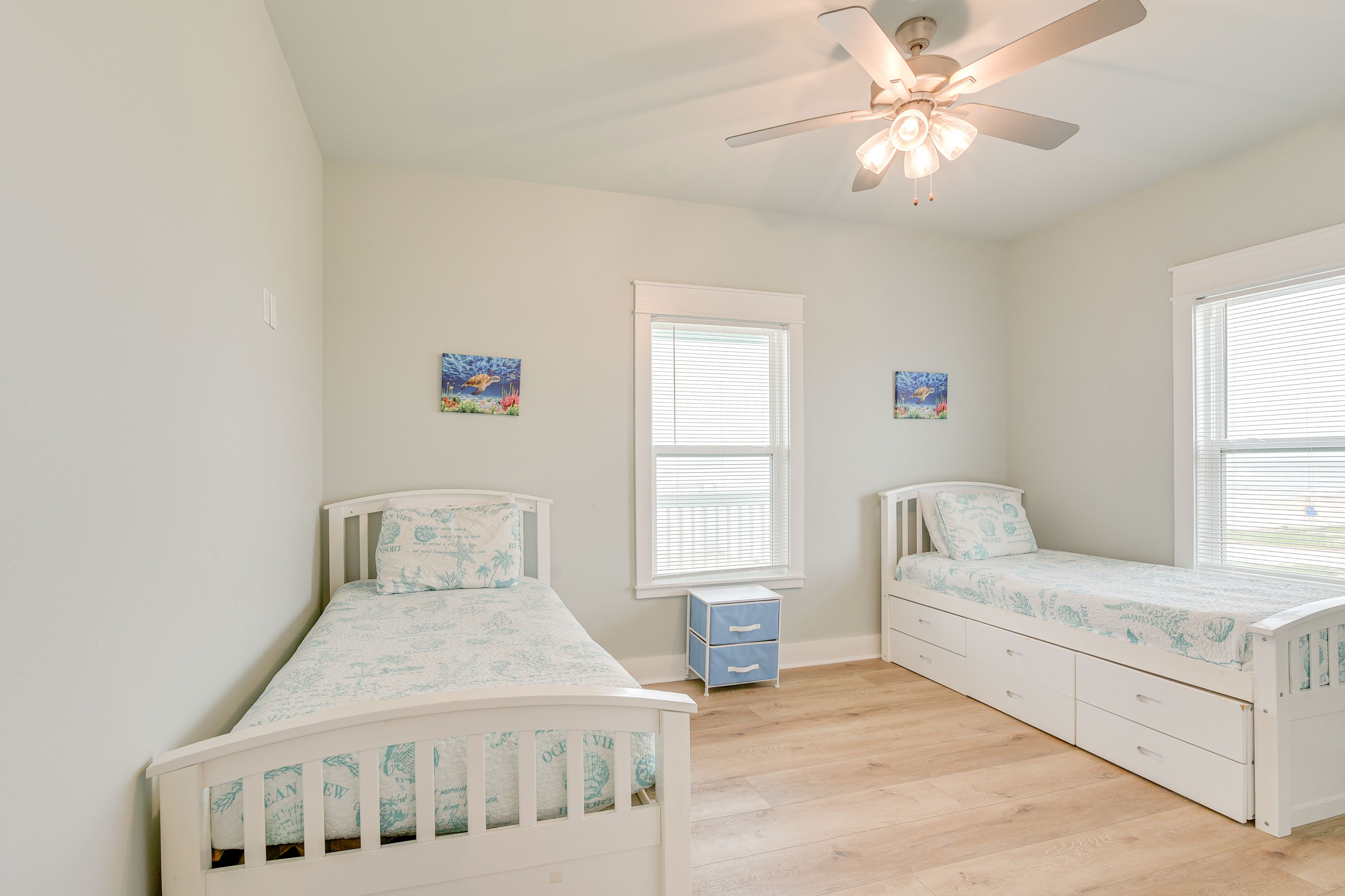 Bedroom 2 | 2 Twin Beds