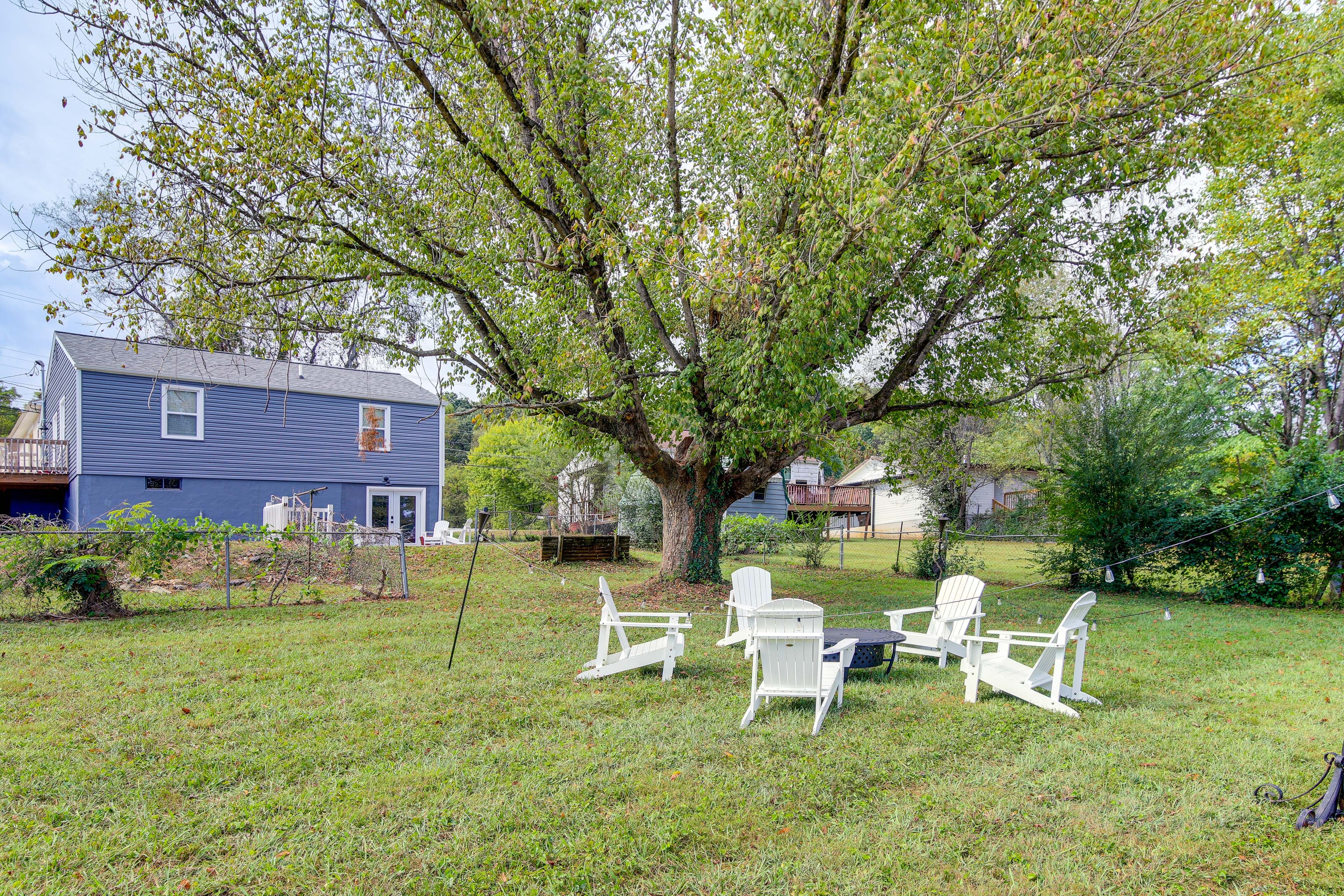 Knoxville Vacation Rental | 3BR | 2BA | 1,600 Sq Ft | 3 Steps to Enter