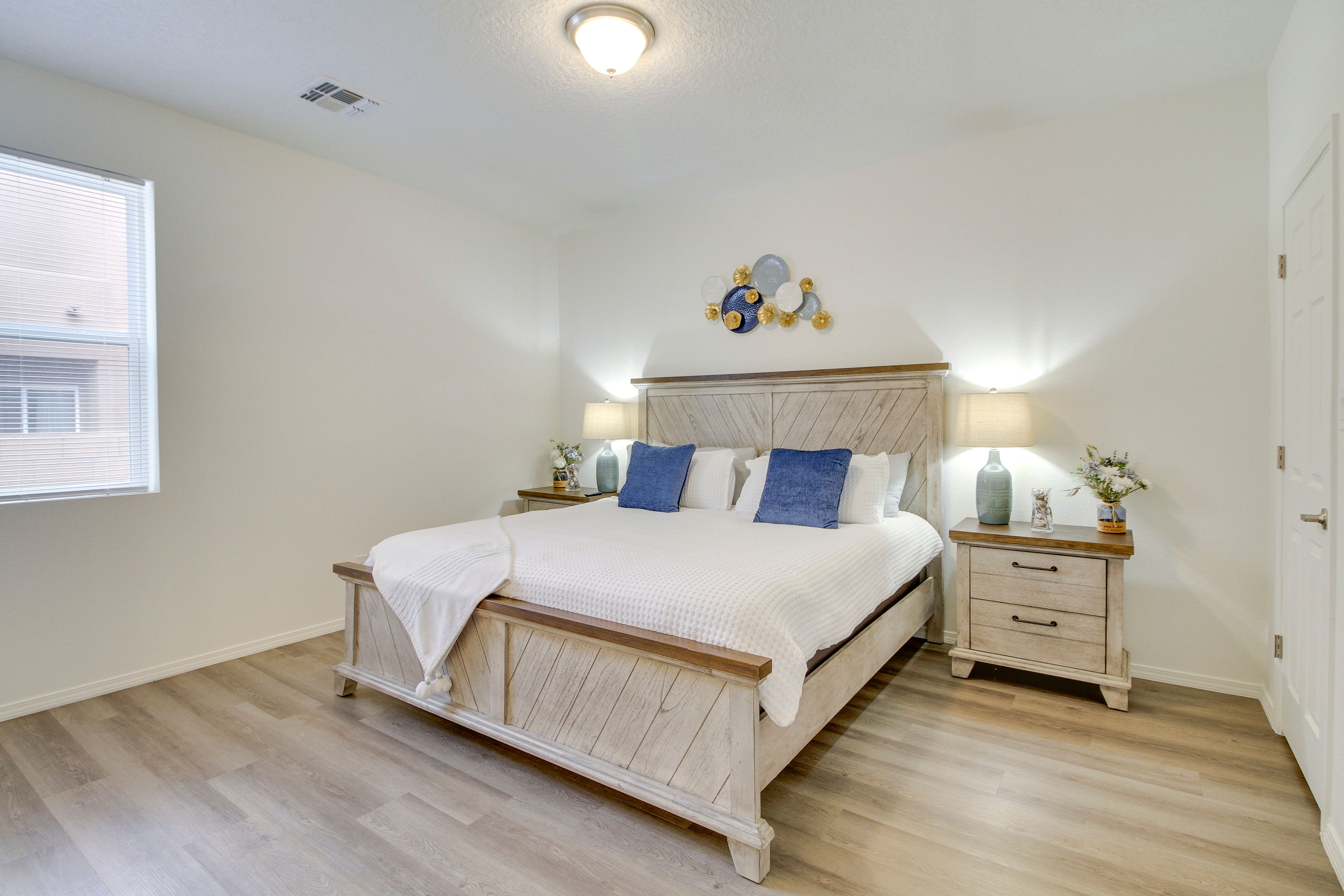 Bedroom 1 | King Bed | 1st Floor | Linens Provided | En-Suite Bathroom