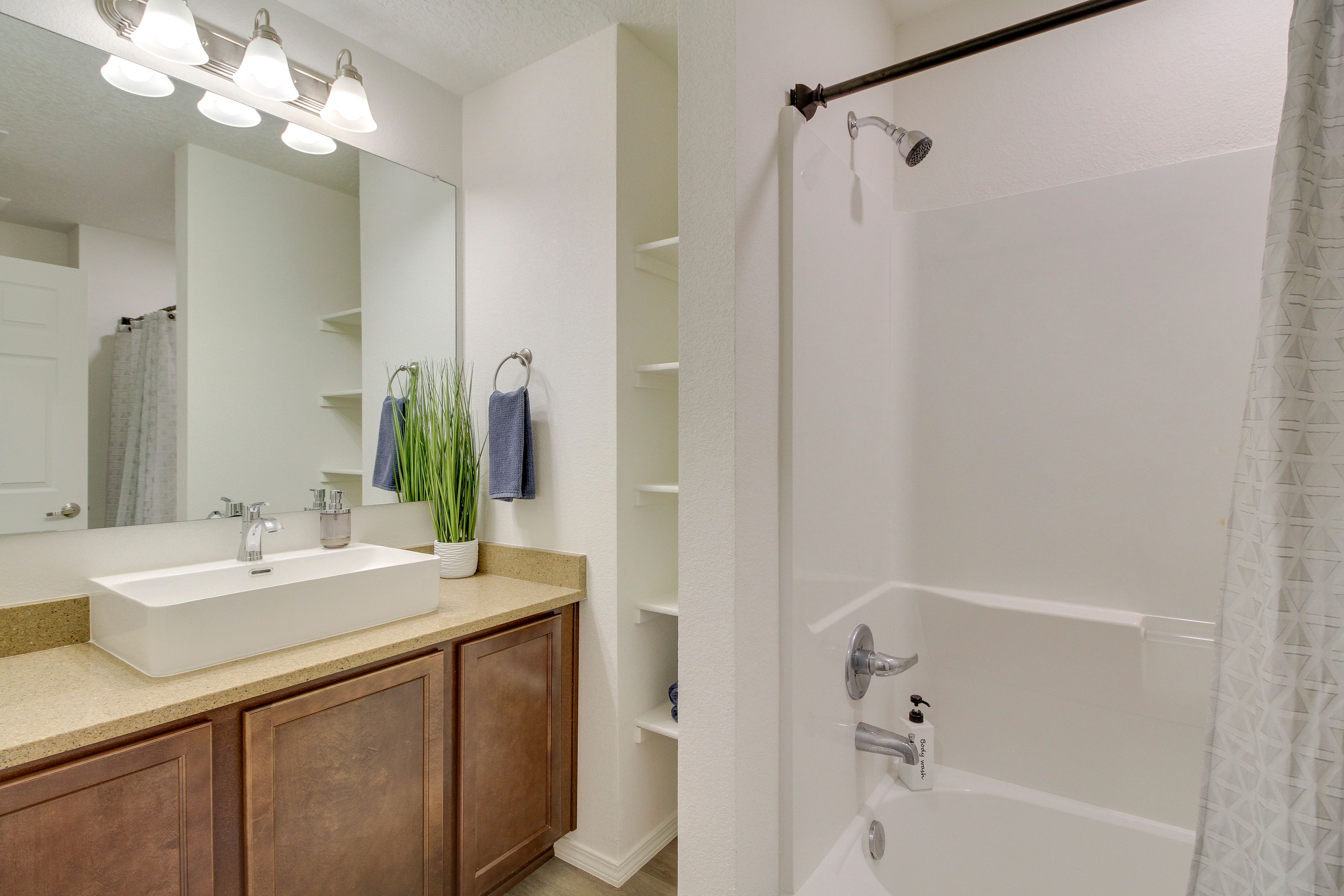 Full Bathroom | 2nd Floor