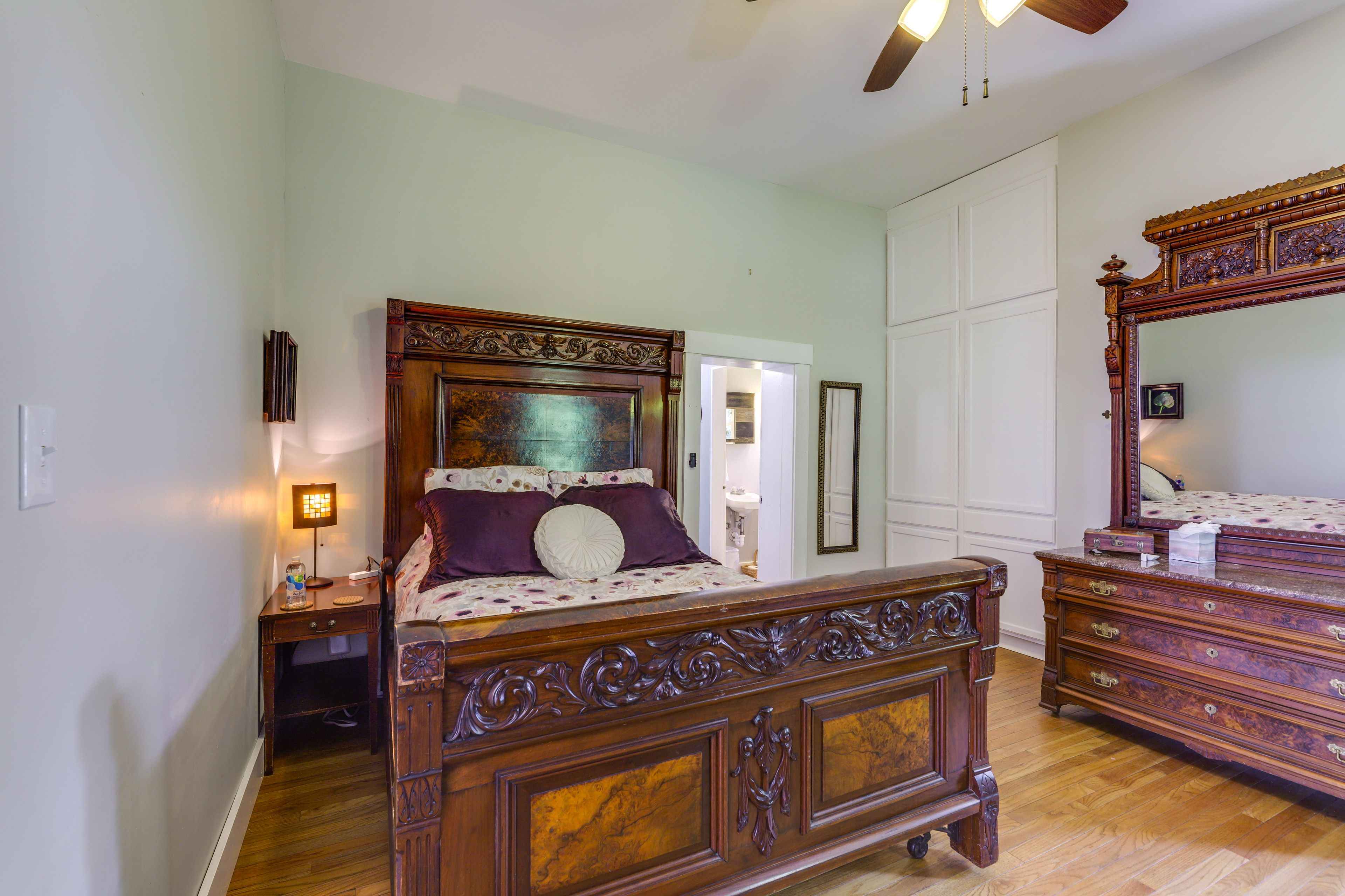 Bedroom 1 | Full Bed | 1st Floor