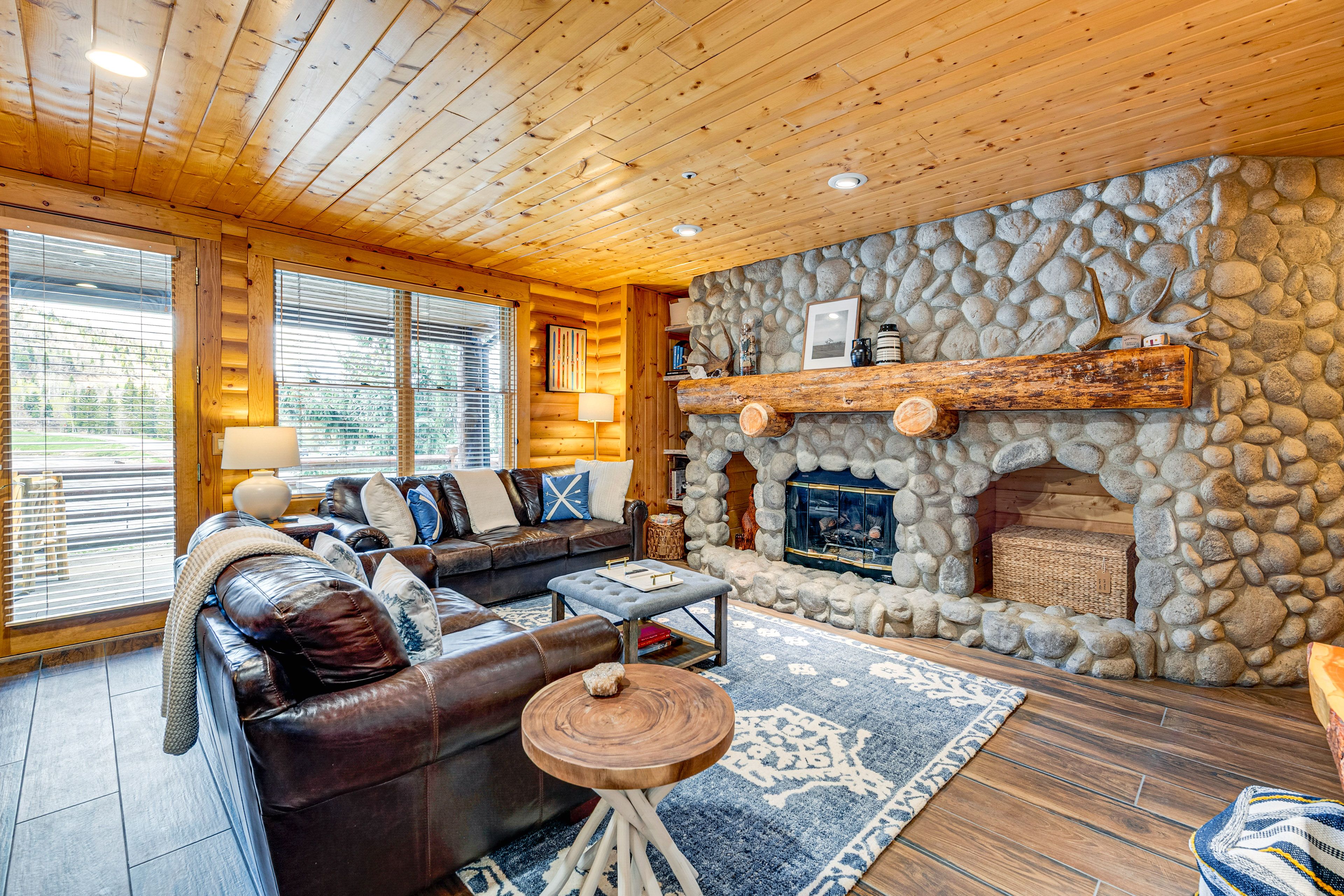 Living Room | Queen Sleeper Sofa | Gas Fireplace