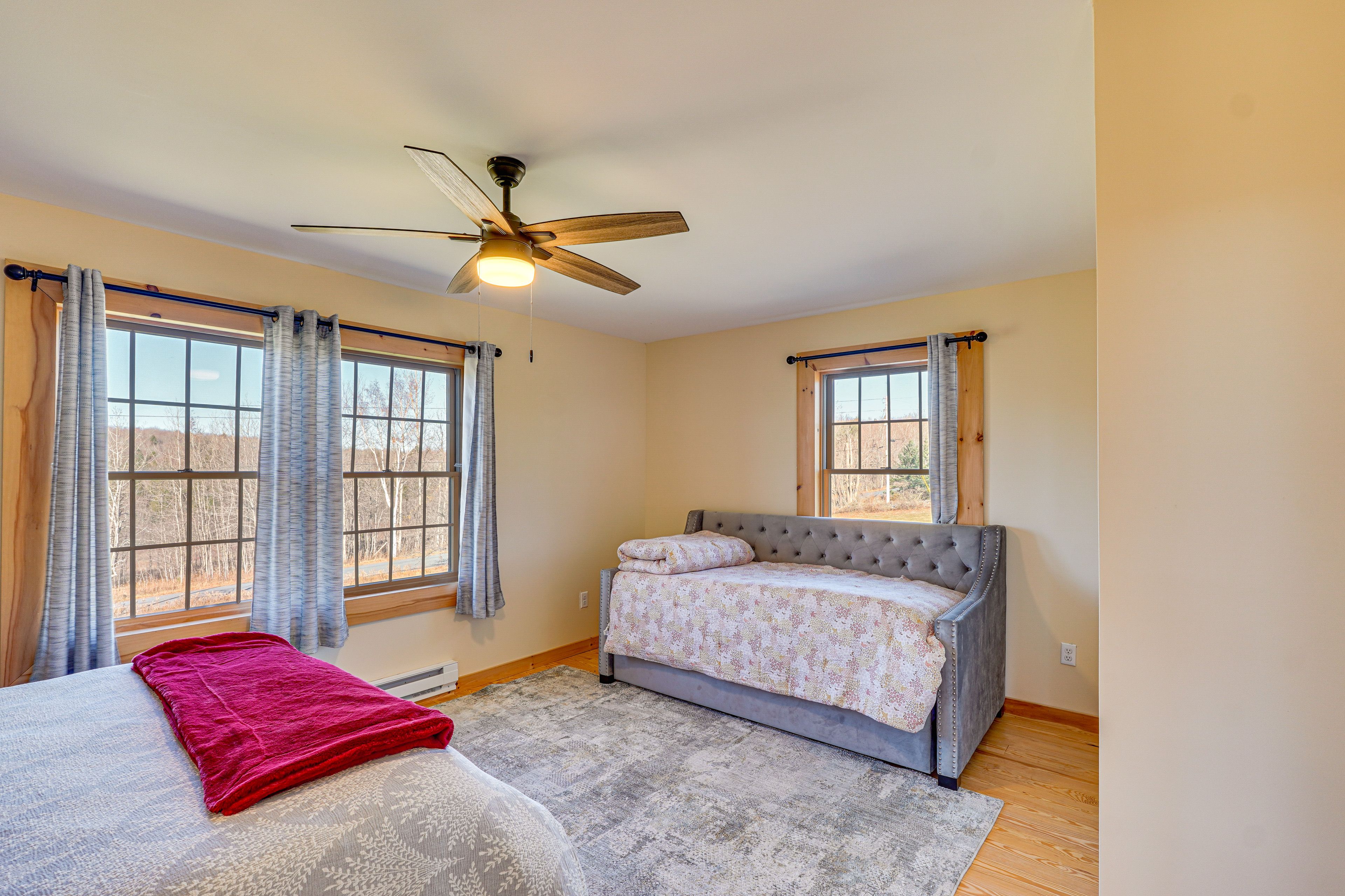 Bedroom 2 | Queen Bed | Twin Daybed w/ Twin Trundle | 2nd Floor