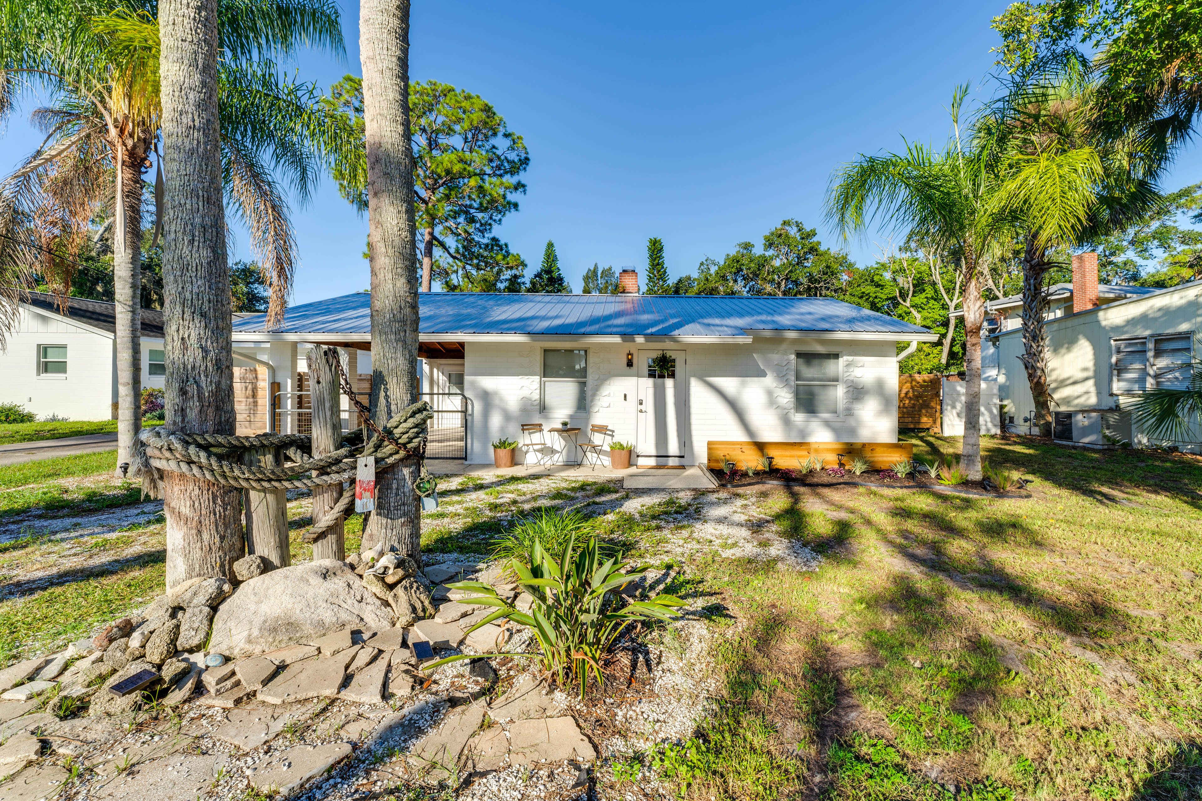 Parking | Carport (1 Vehicle) | Driveway (2 Vehicles)
