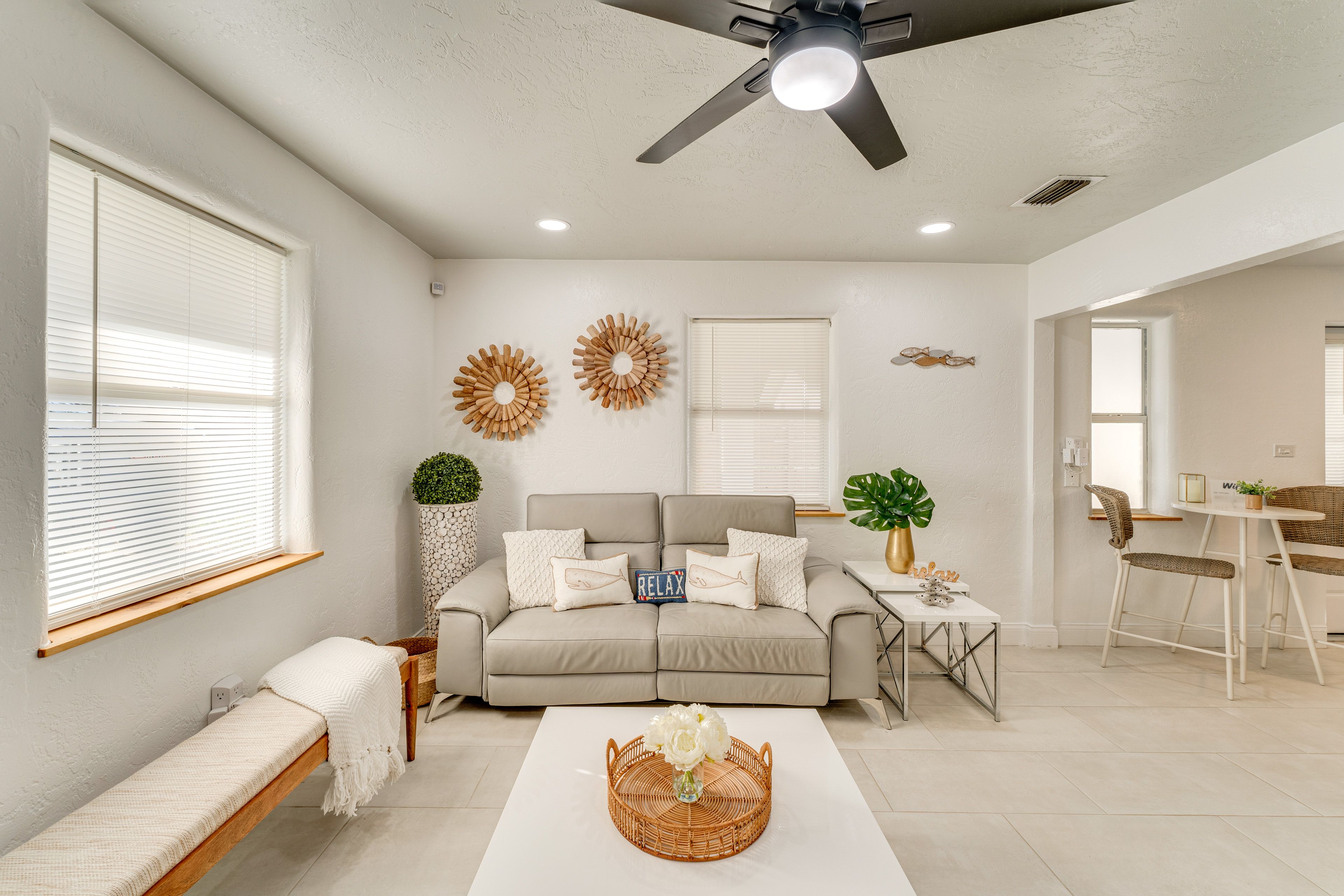 Living Room | Smart TV | Free WiFi | Central Heating & A/C
