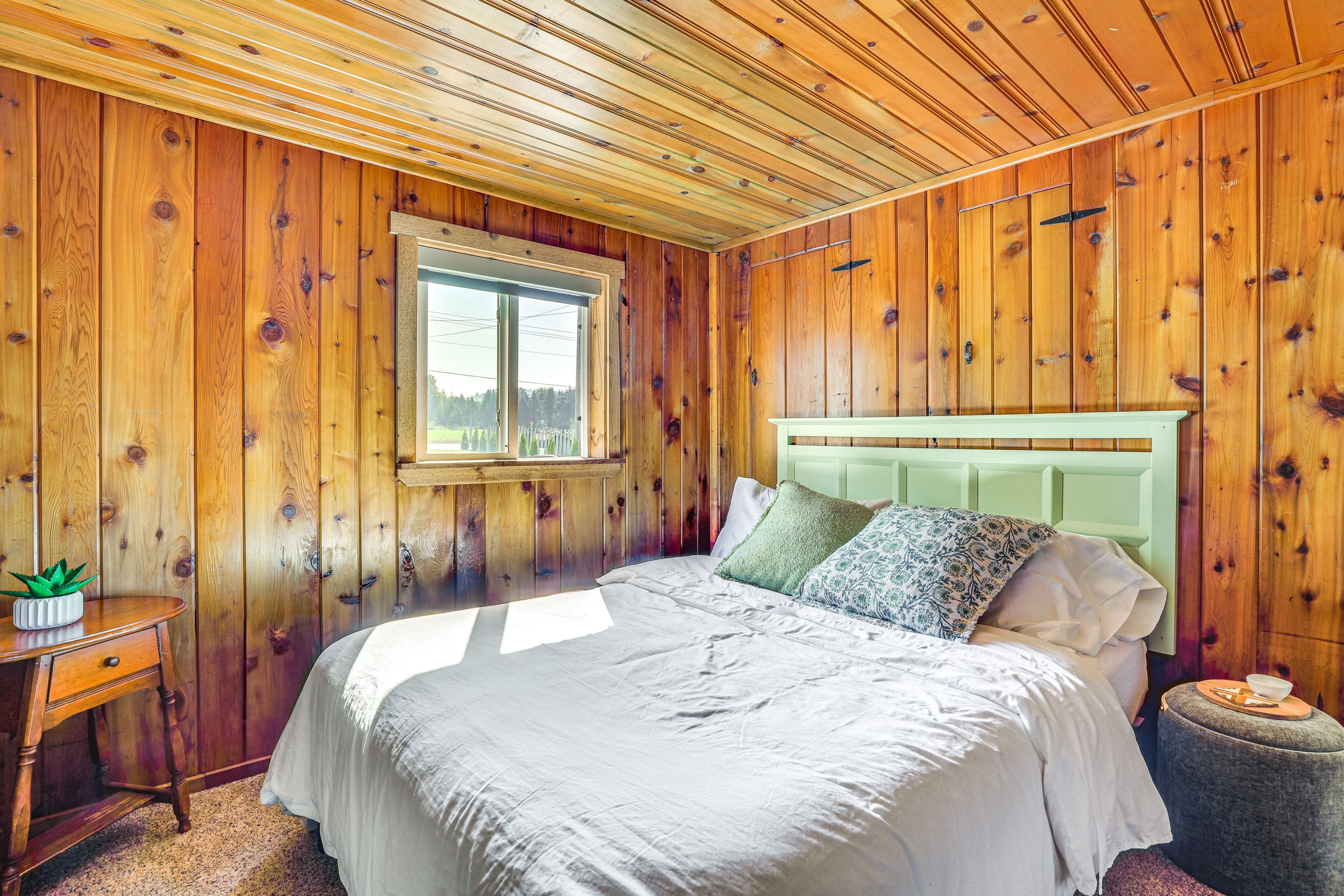 Bedroom 1 | Queen Bed | Pack 'n Play | Linens Provided