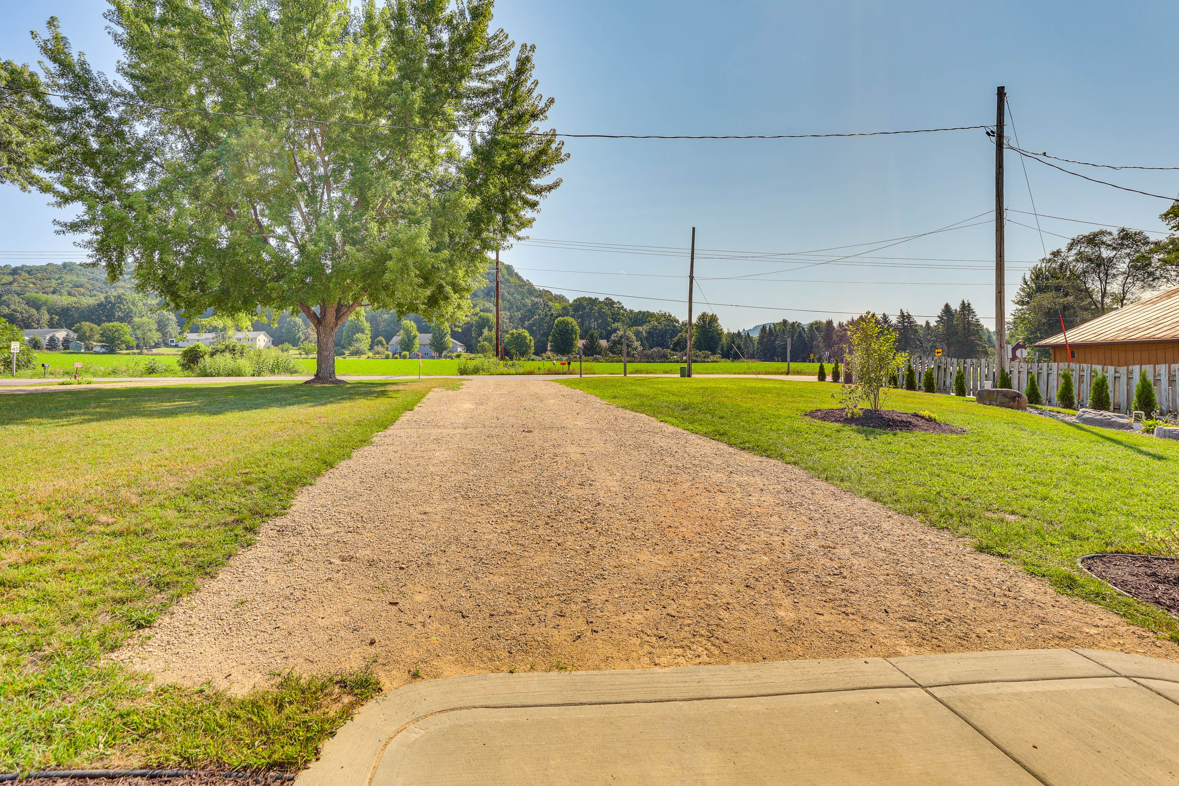 Parking | Gravel Driveway (3 Vehicles) | Trailer Parking