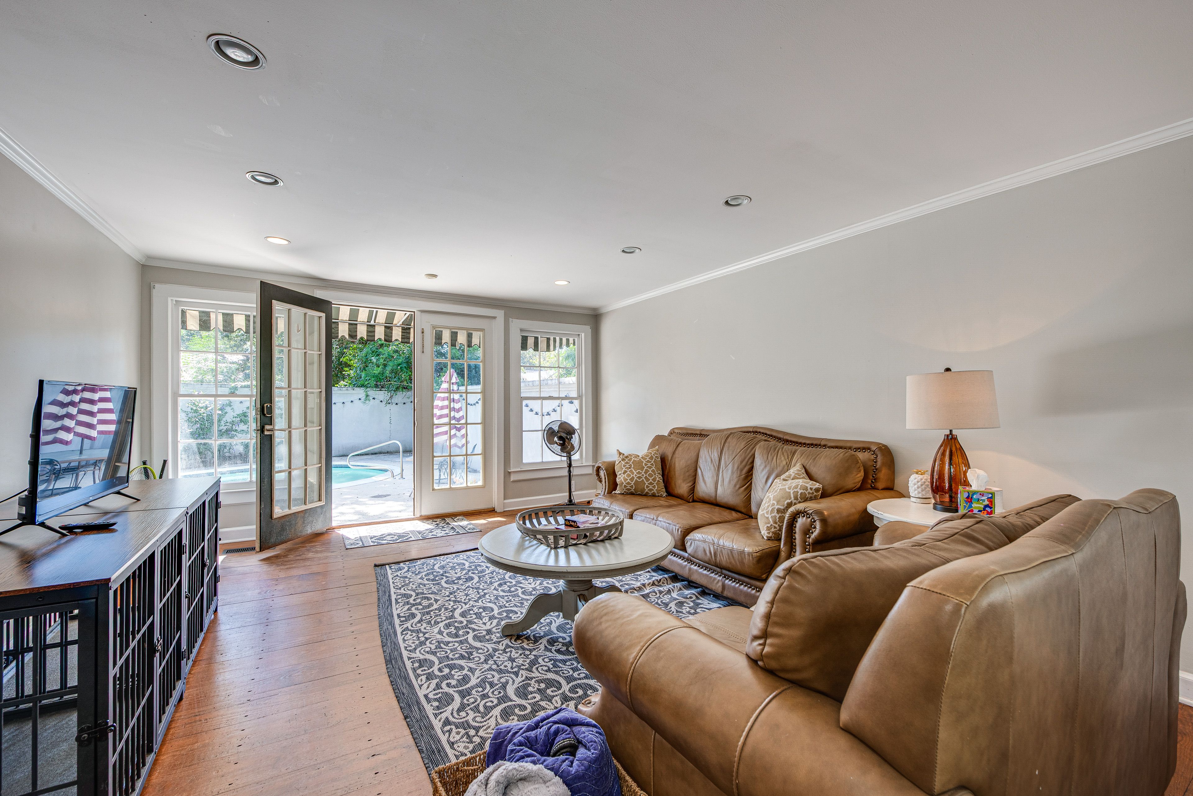 Back Living Area | TV