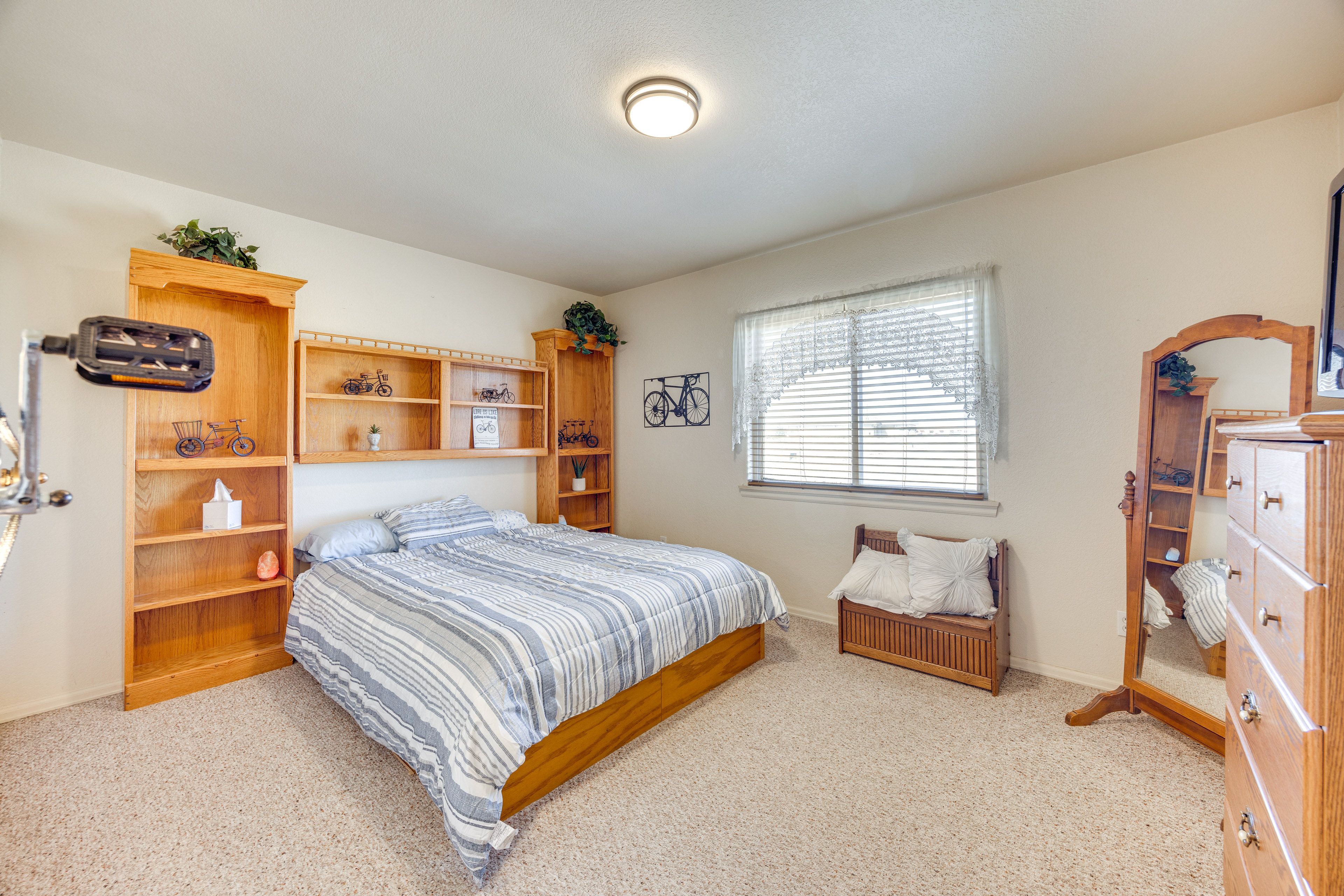 Bedroom 1 | Queen Bed | Flat-Screen TV