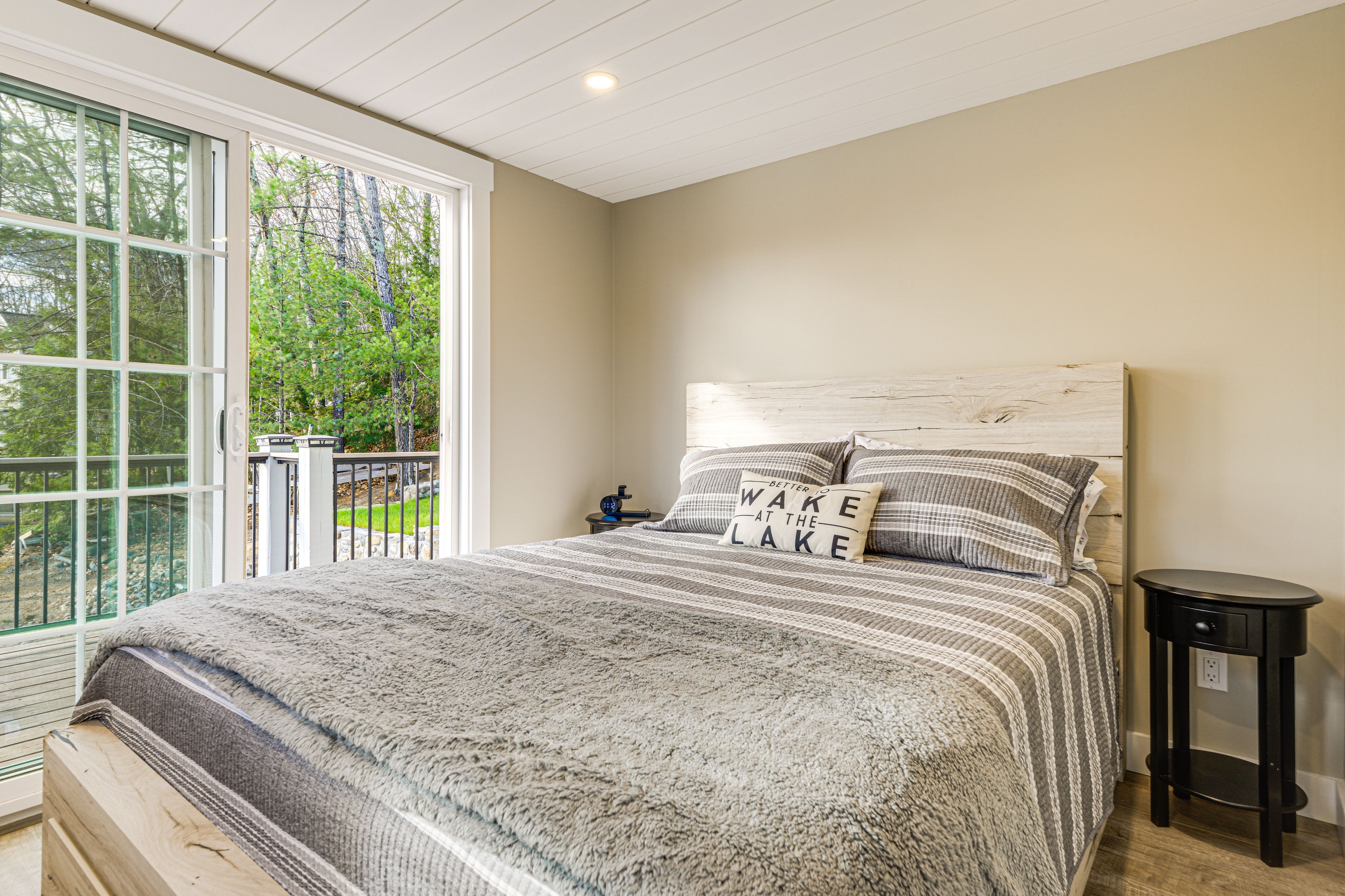 Bedroom 2 | Queen Bed