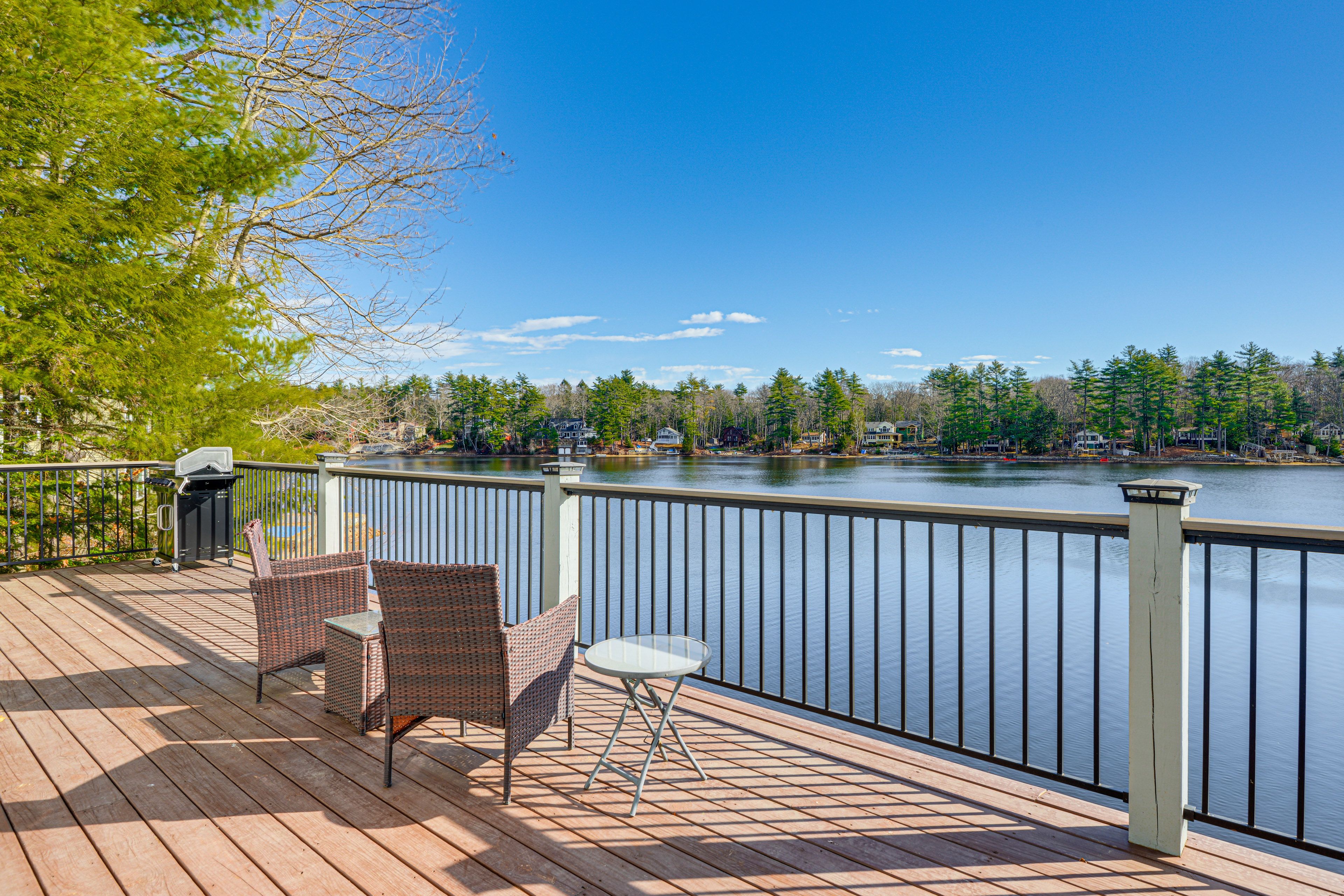 Lakefront Deck | Gas Grill