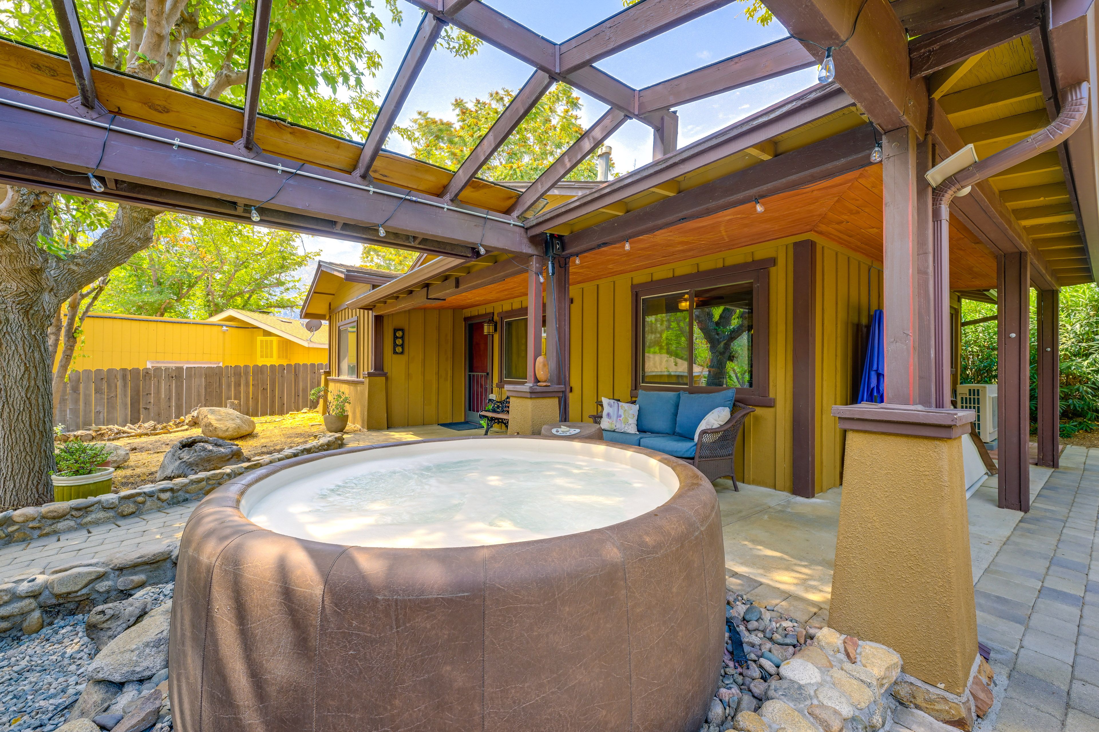 Shared Outdoor Space w/ Hot Tub