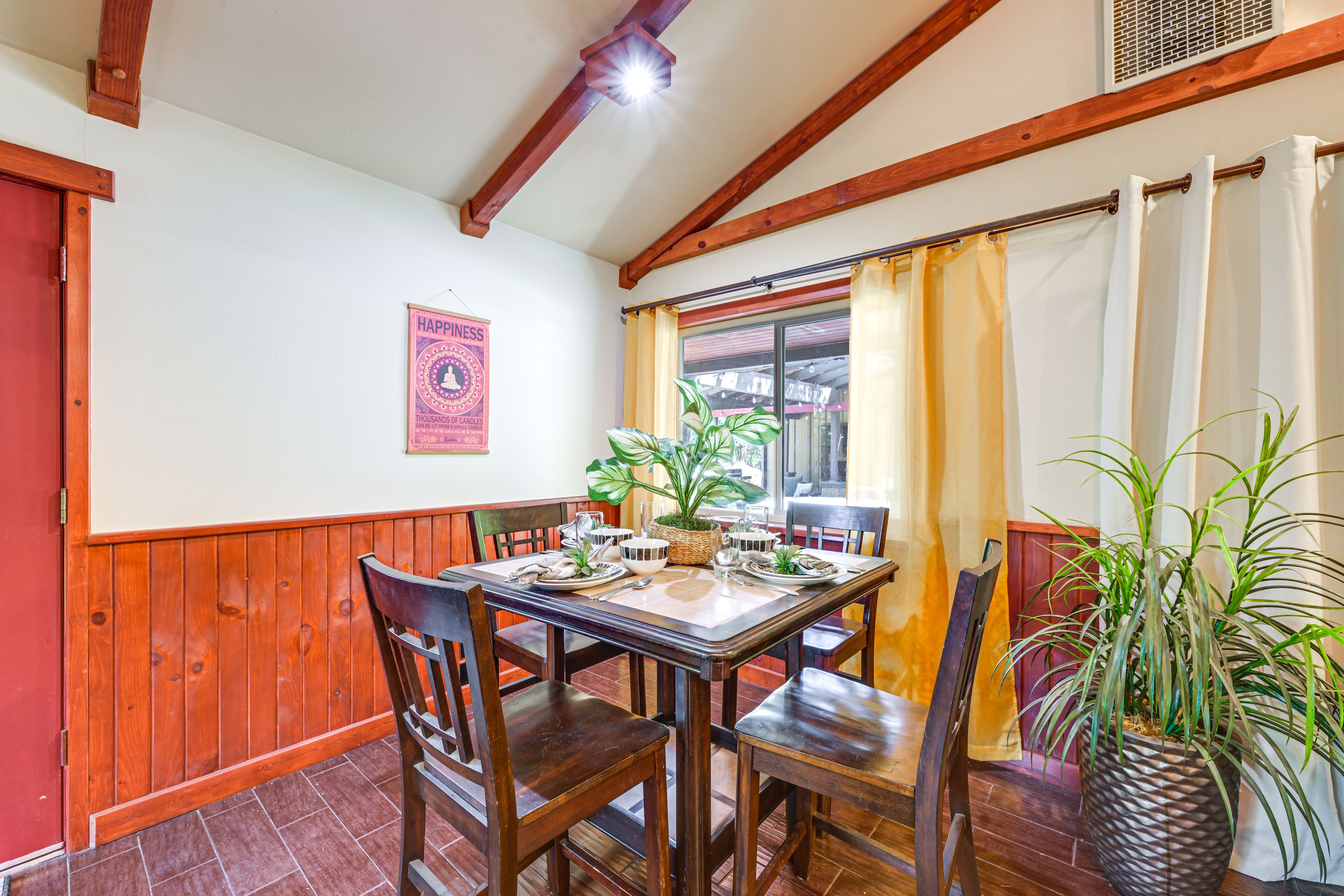 Dining Table | Dishware & Flatware