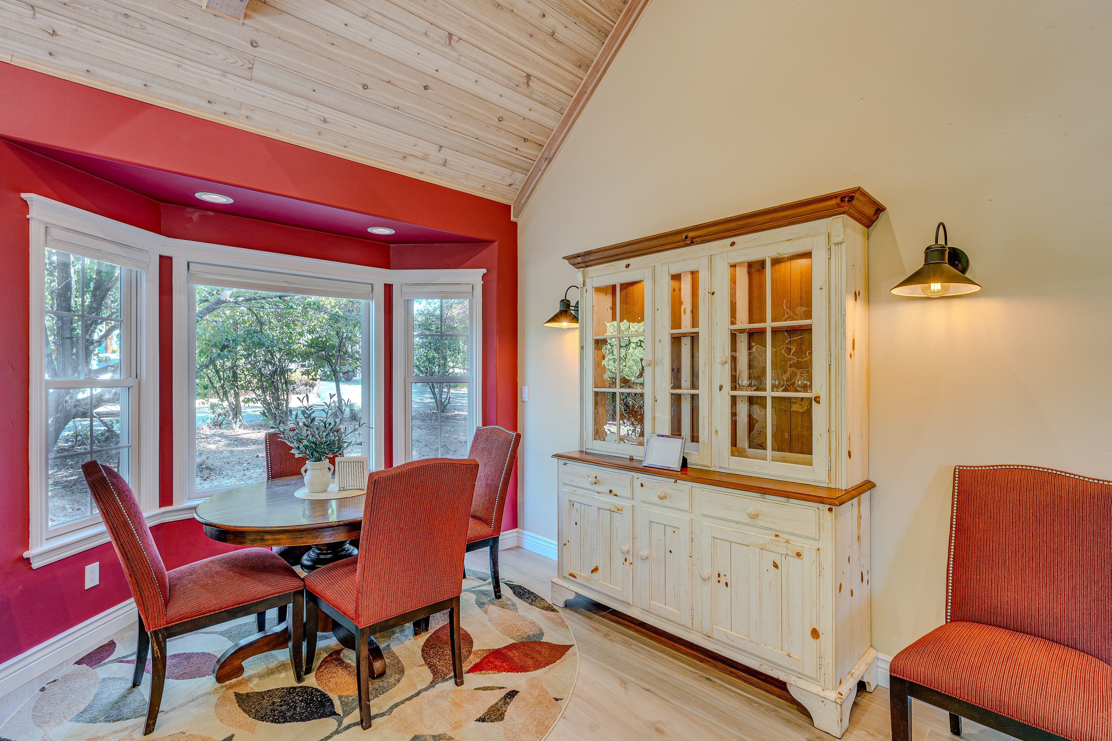 Dining Area | Newly Renovated