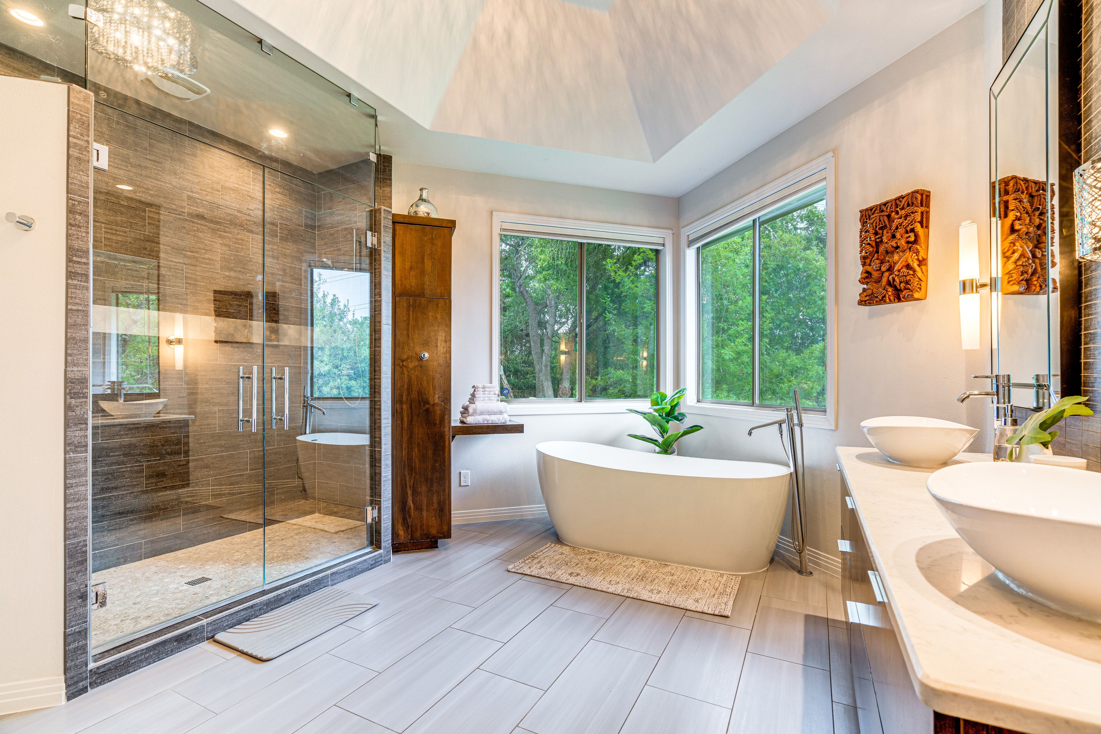 En-Suite Bathroom | 1st Floor | Complimentary Toiletries | Hair Dryer
