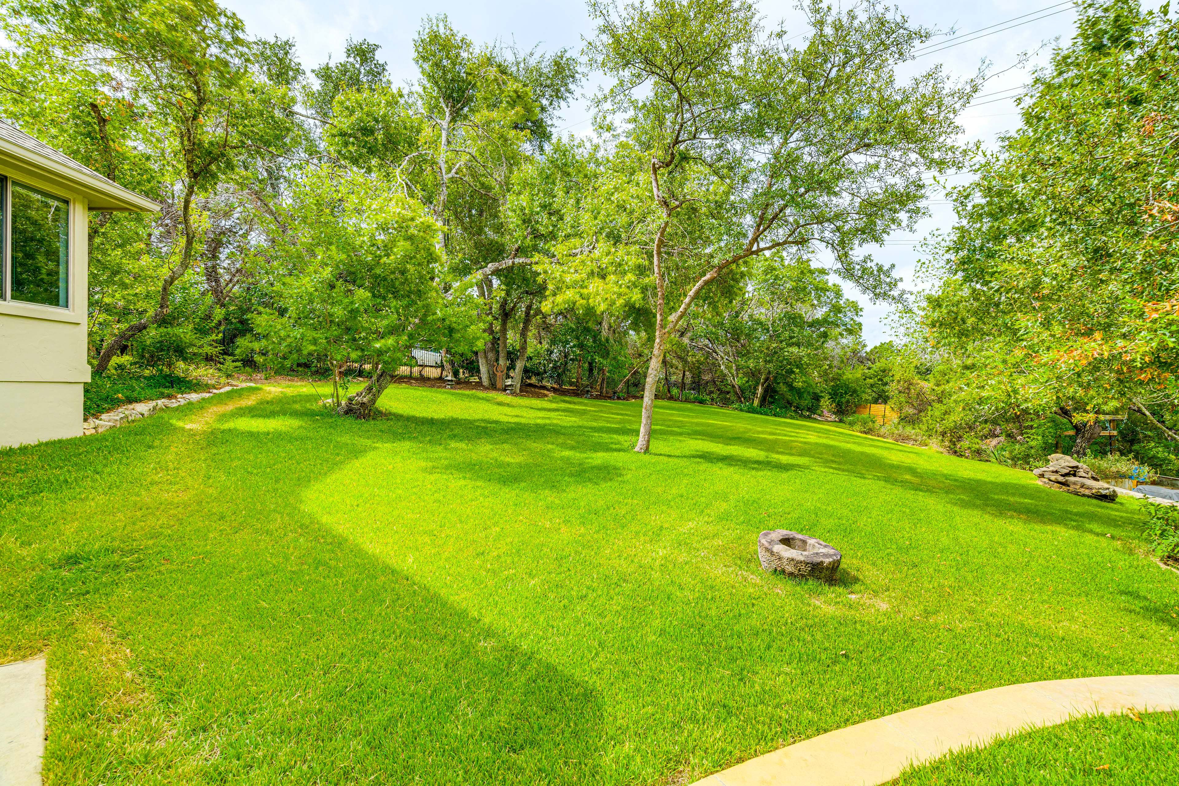 Backyard | Kayaks Provided