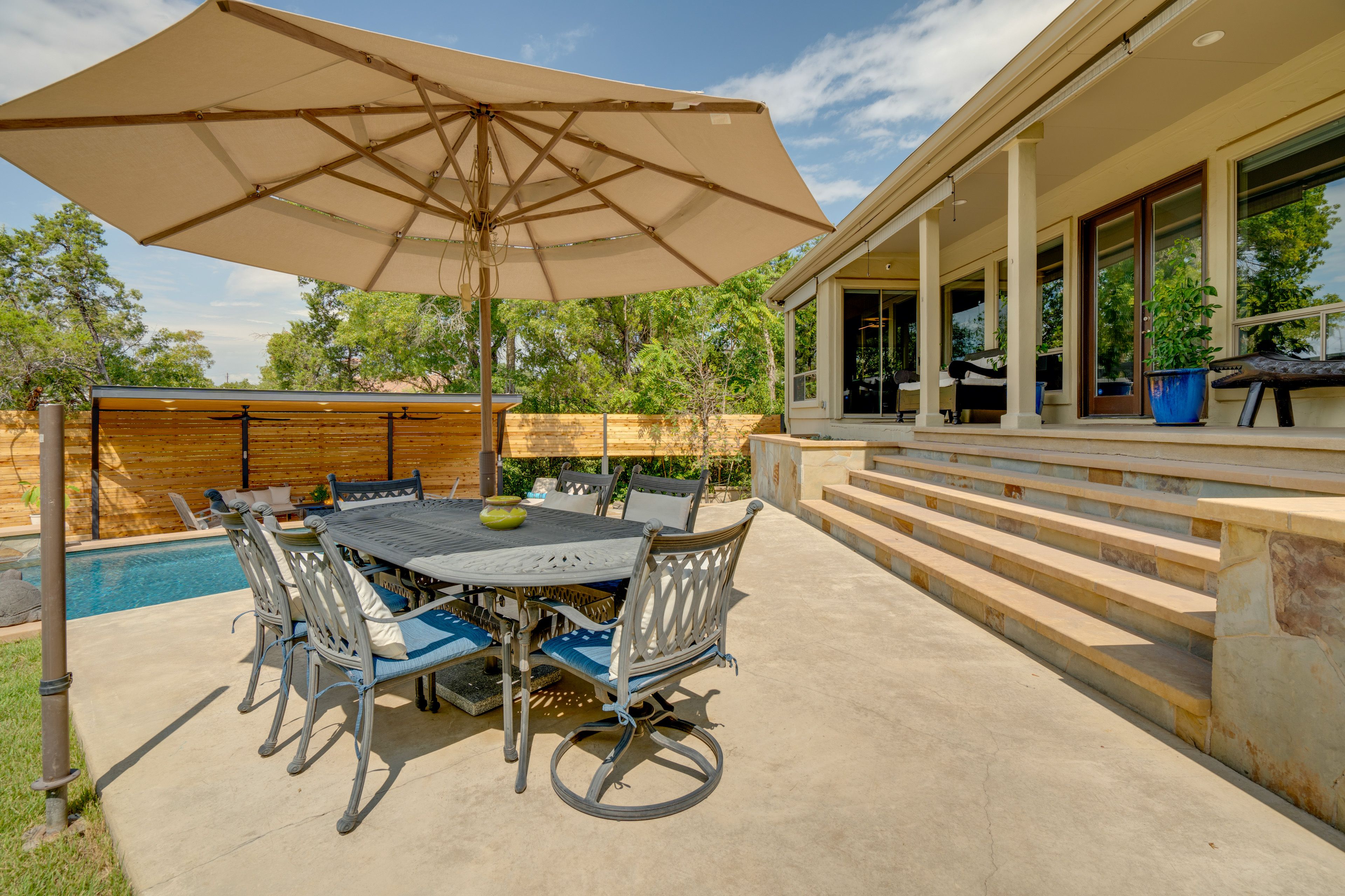 Covered Patio | Outdoor Dining Area
