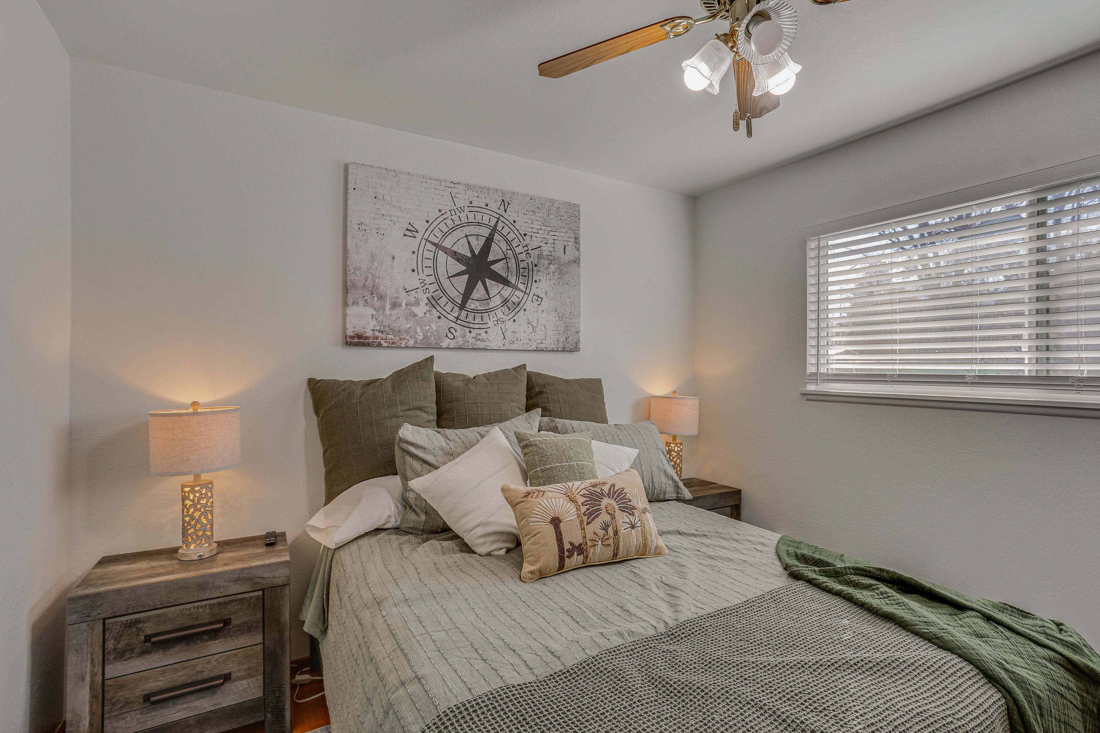 Bedroom 3 | Queen Bed | Smart TV