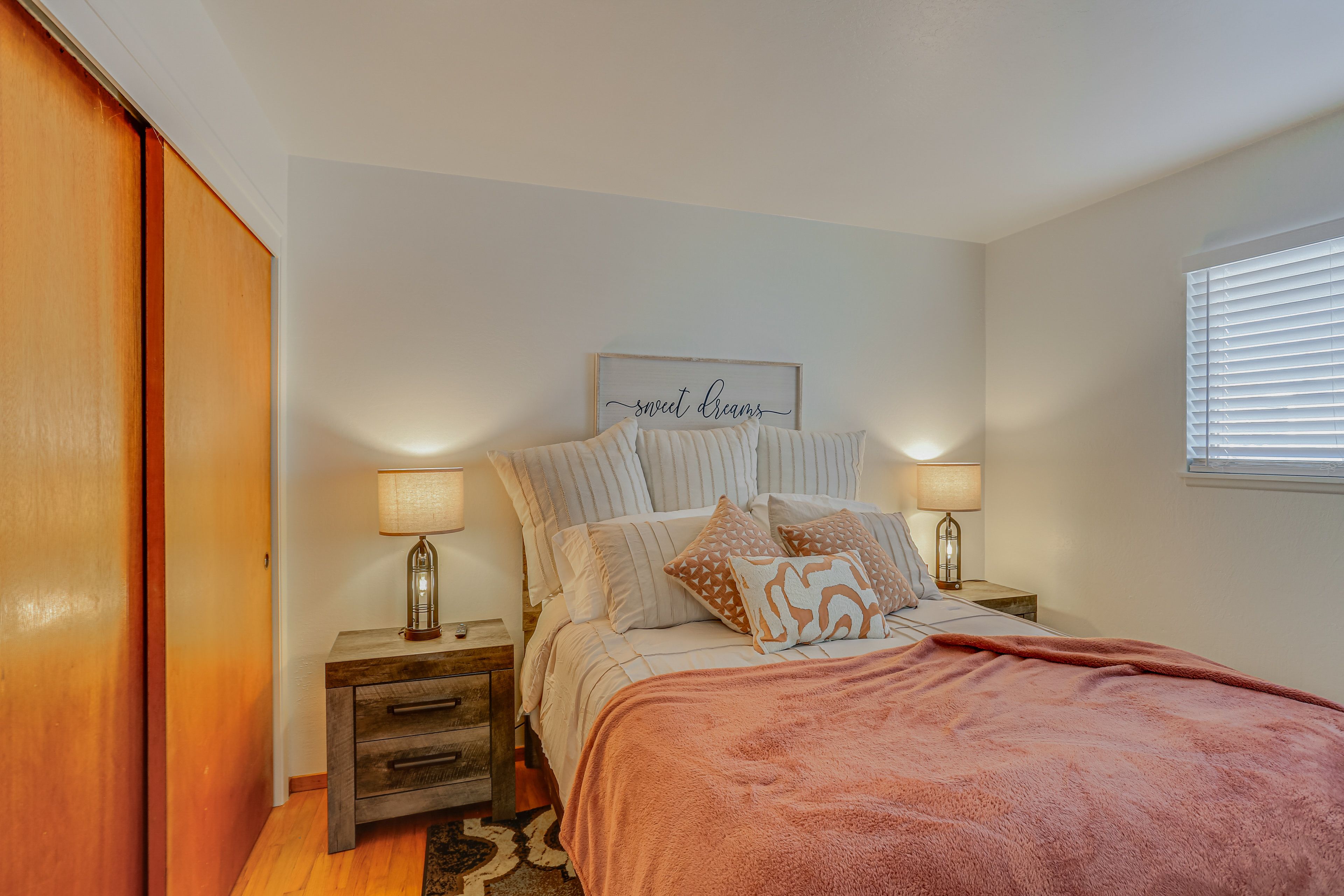 Bedroom 1 | Queen Bed | Smart TV