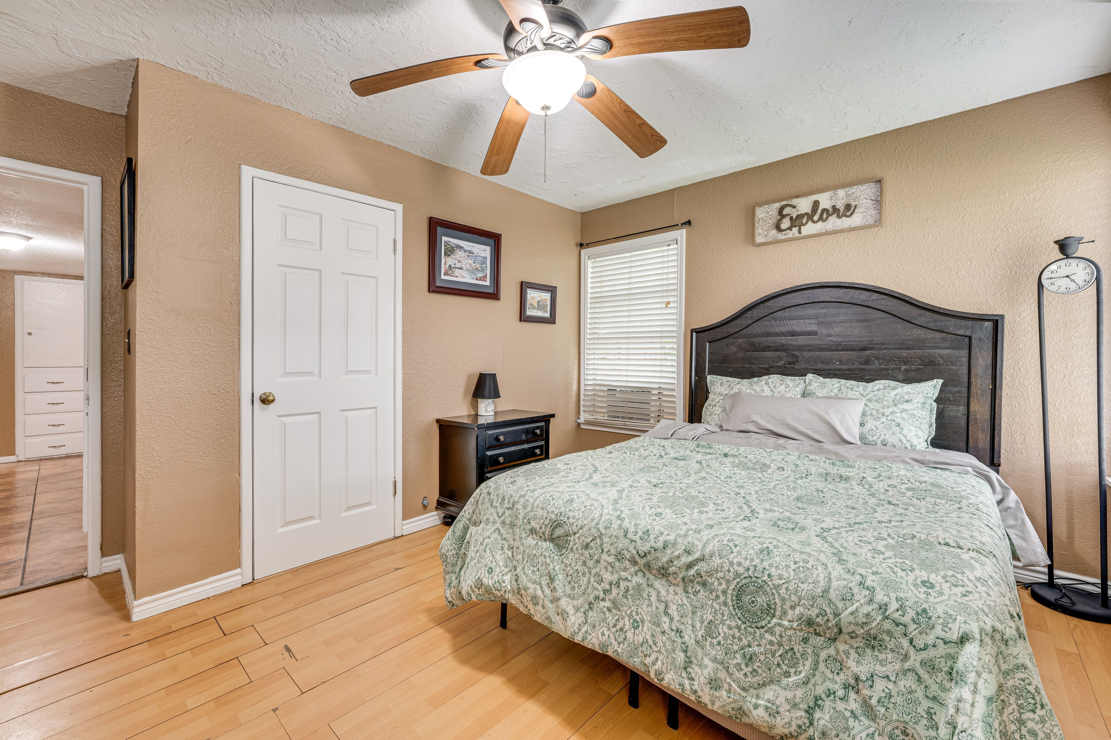 Bedroom 1 | Queen Bed | Linens Provided | Smart TV w/ Cable