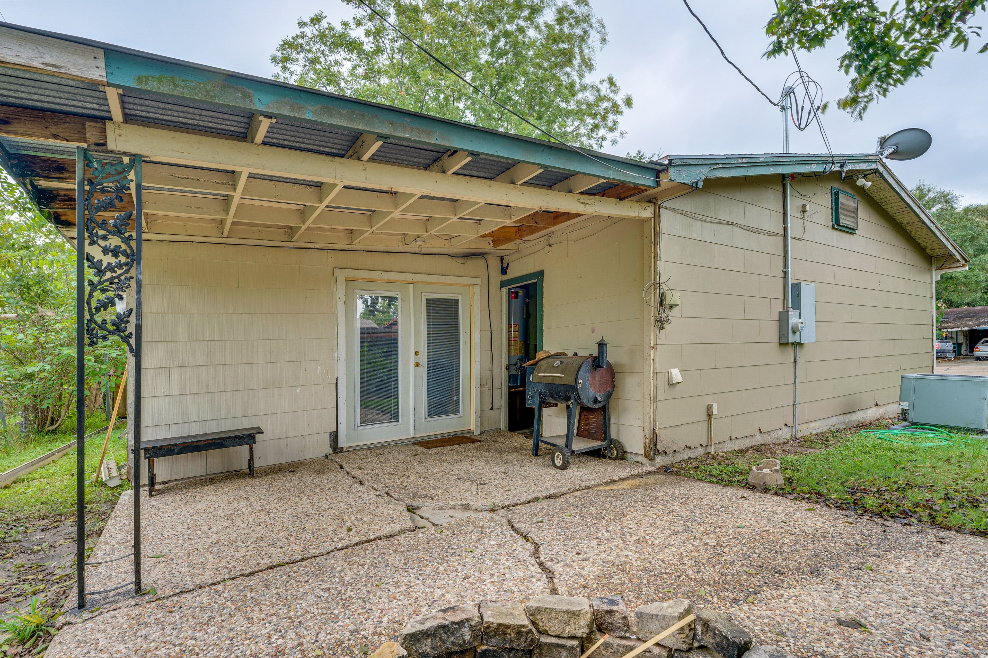 Patio | Fire Pit | Traeger Pellet Grill