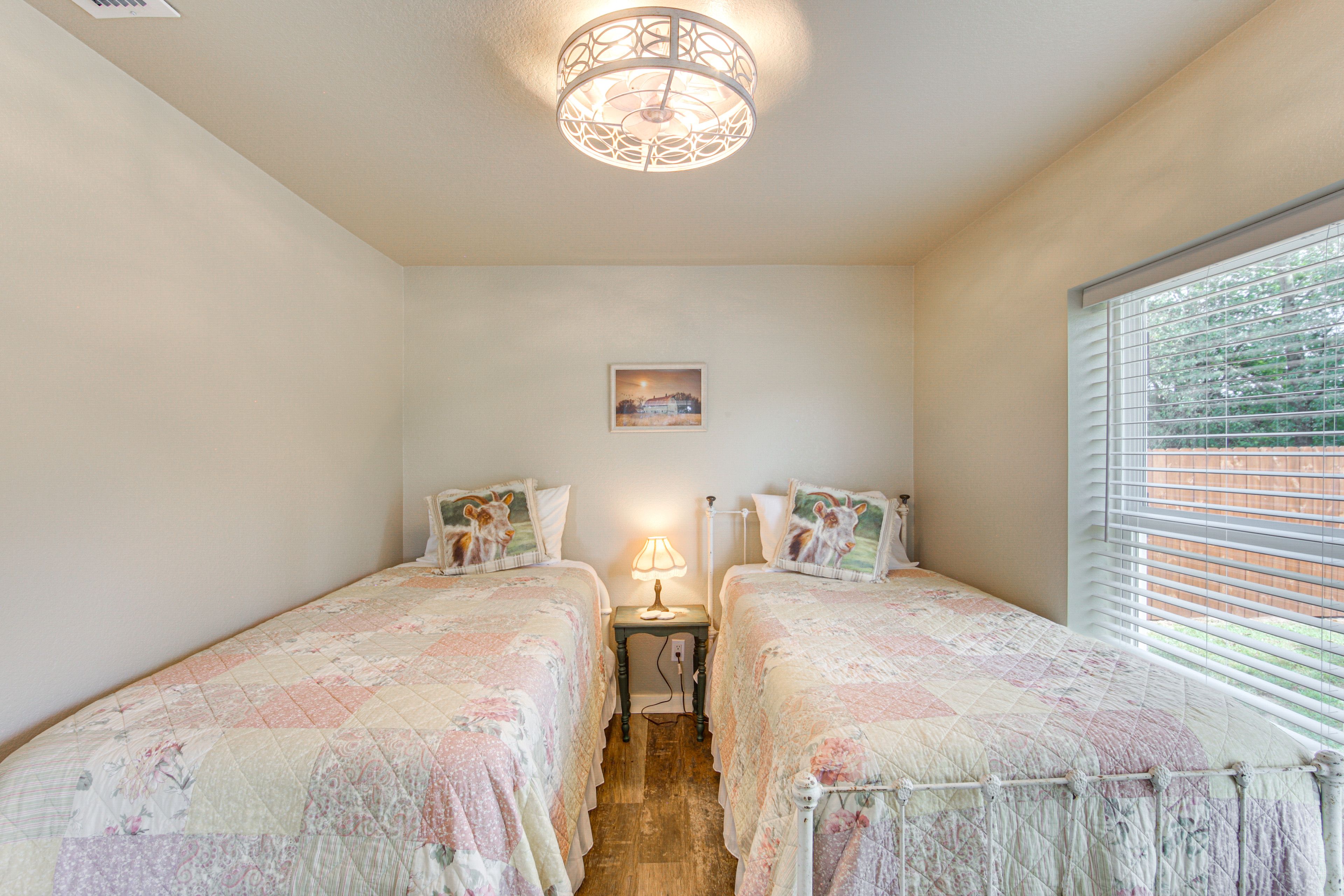 Bedroom 3 | 2 Twin Beds