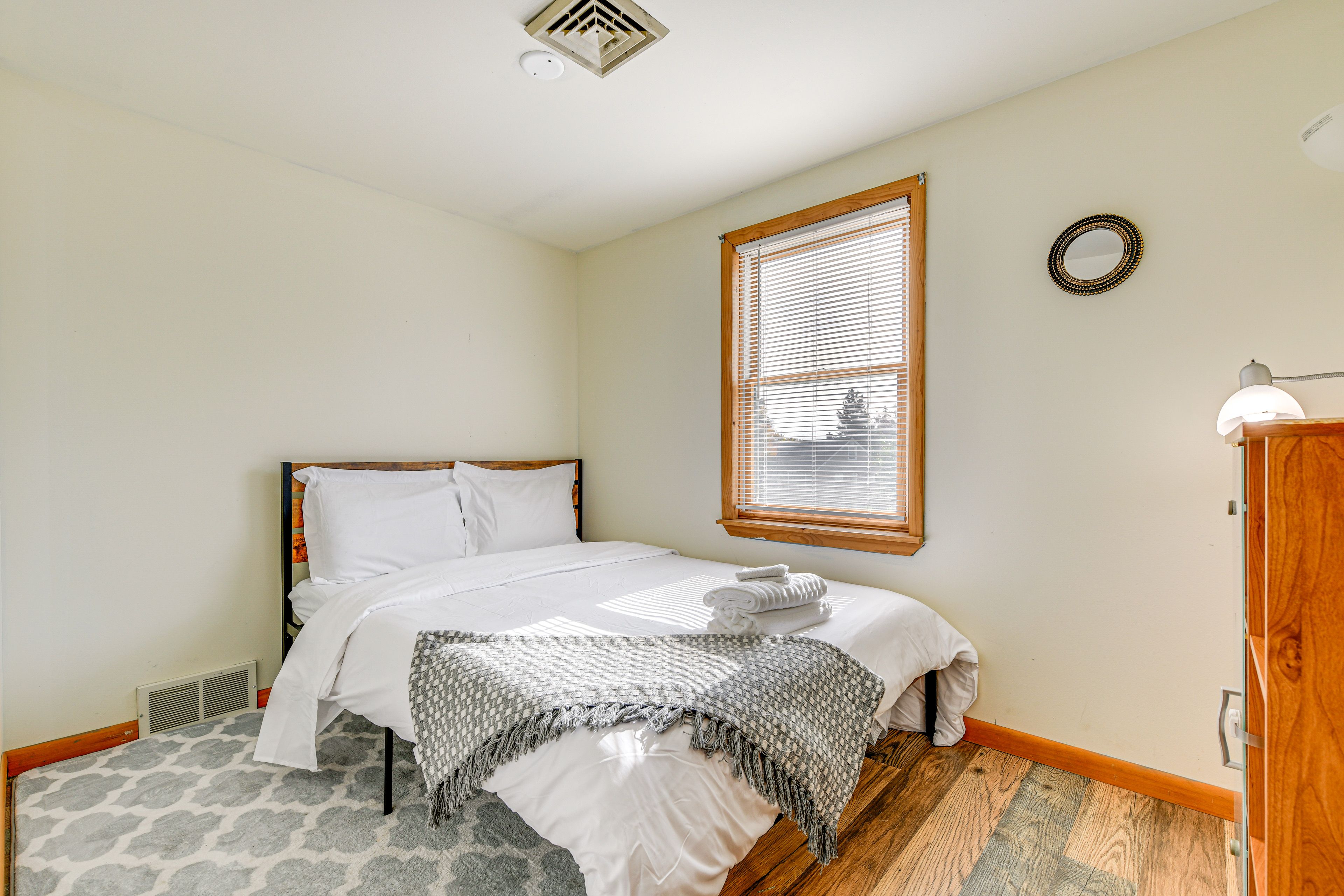 Bedroom 3 | Queen Bed | 2nd Floor