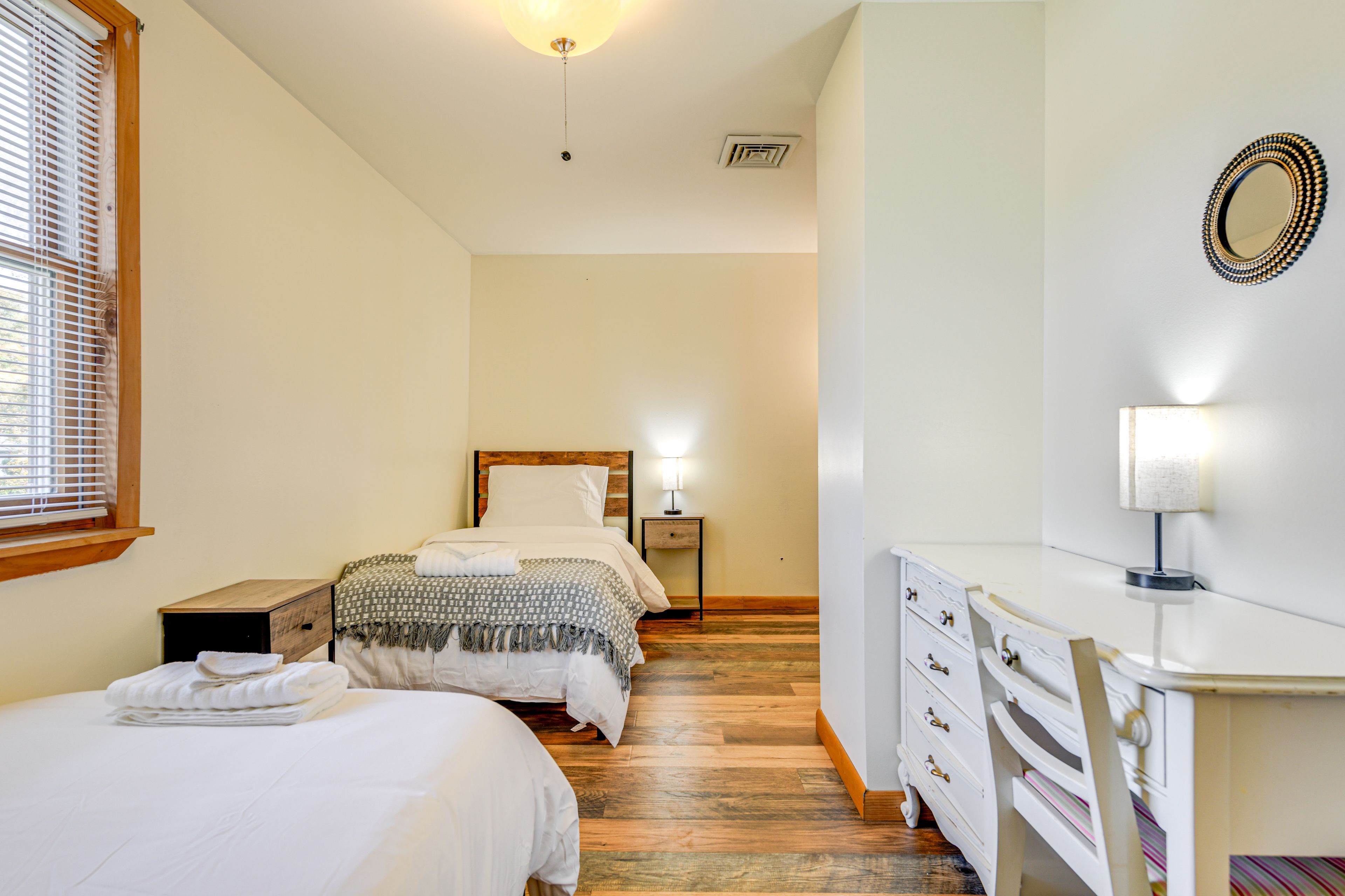 Bedroom 4 | 2 Twin Beds | 2nd Floor