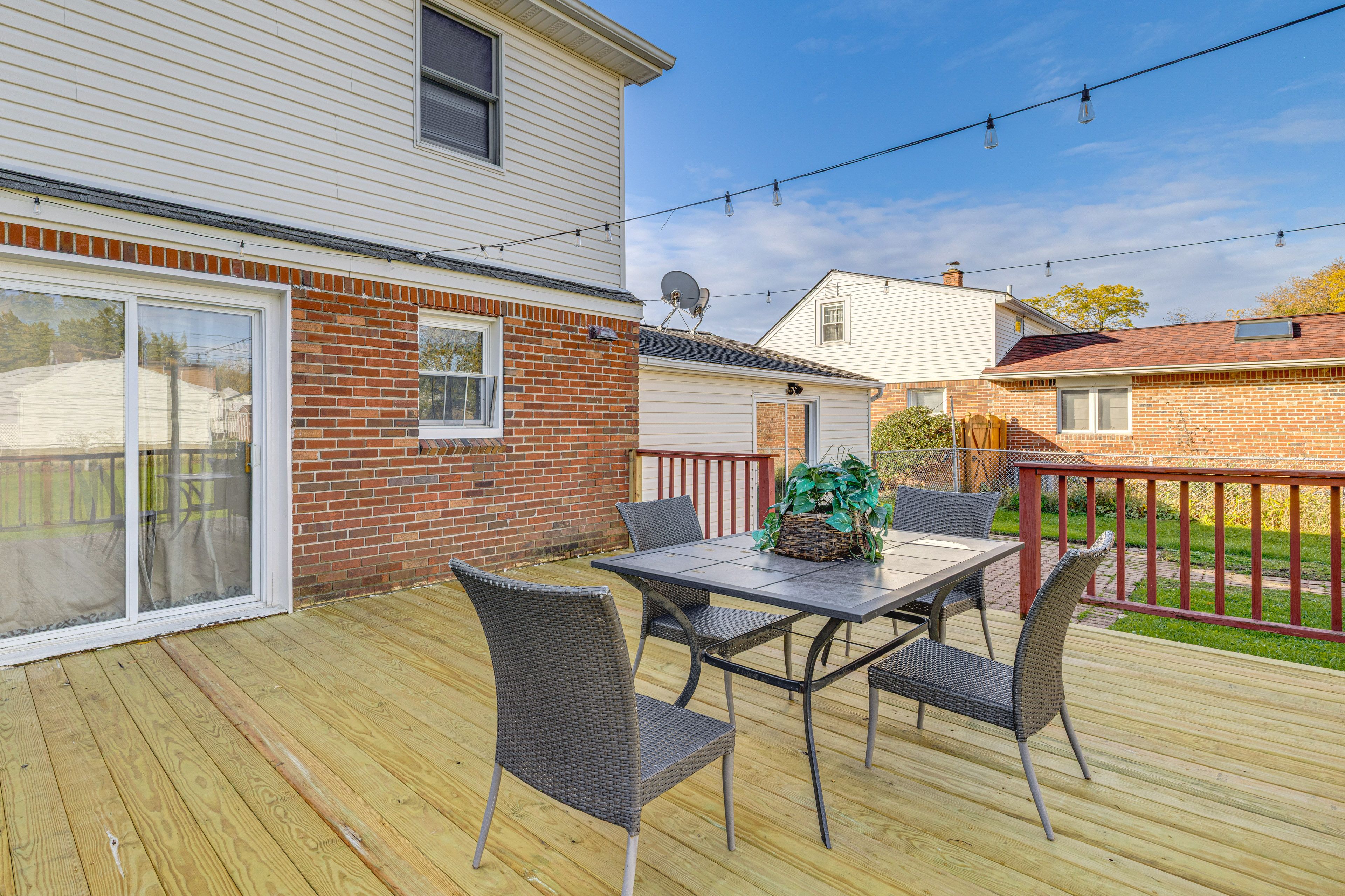 Private Backyard Area | Furnished Deck