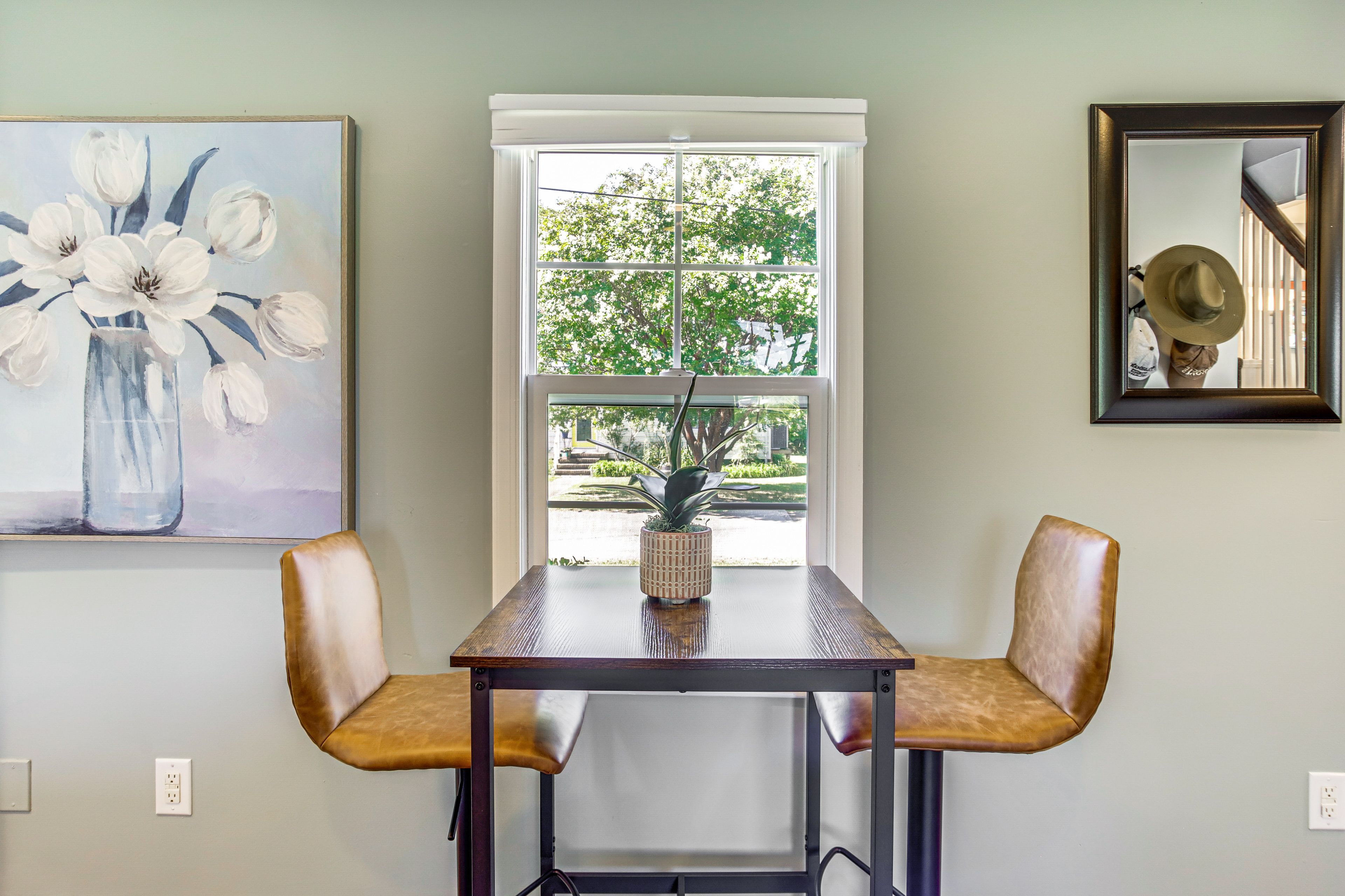 Dining Nook | 1st Floor