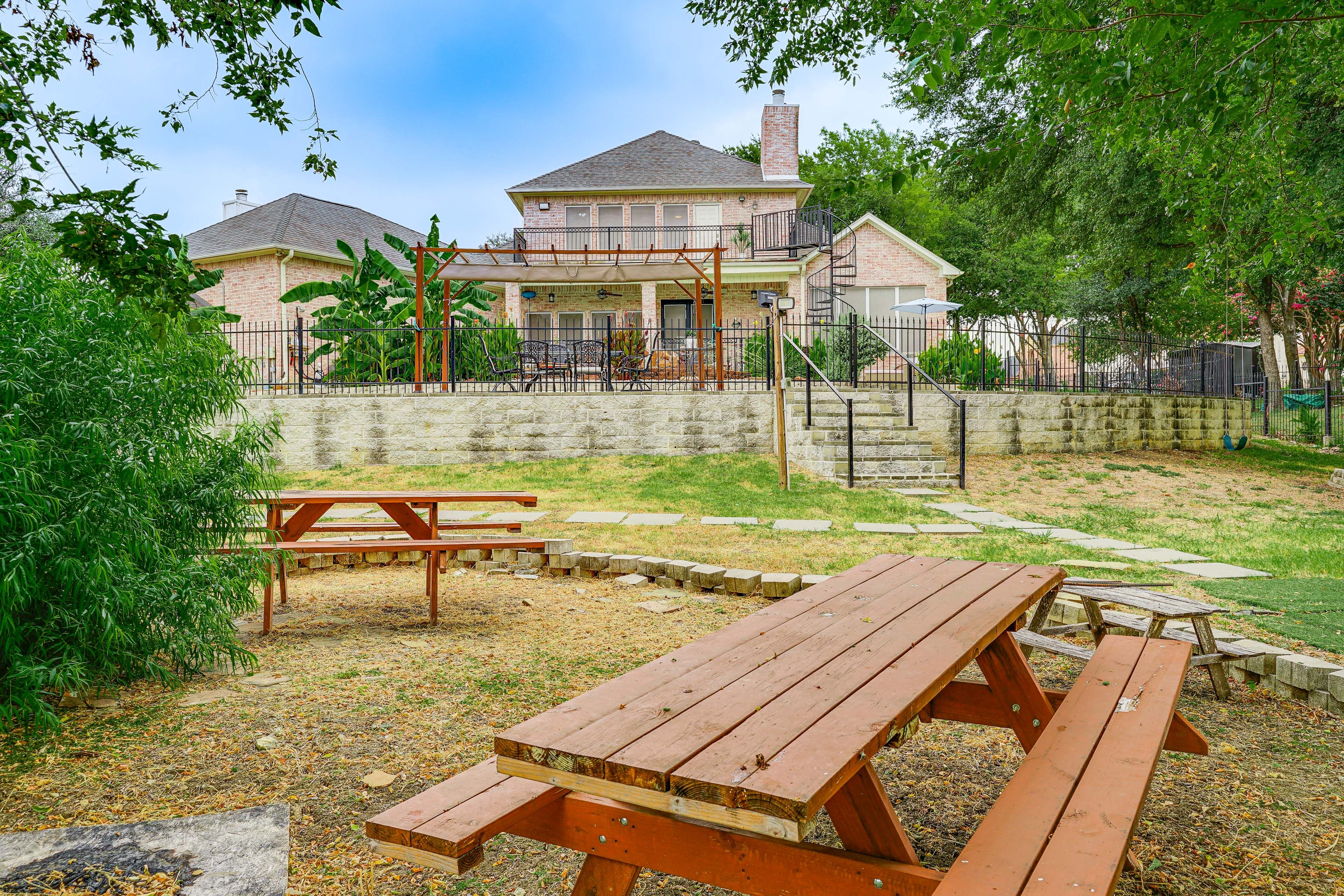 Shared Yard