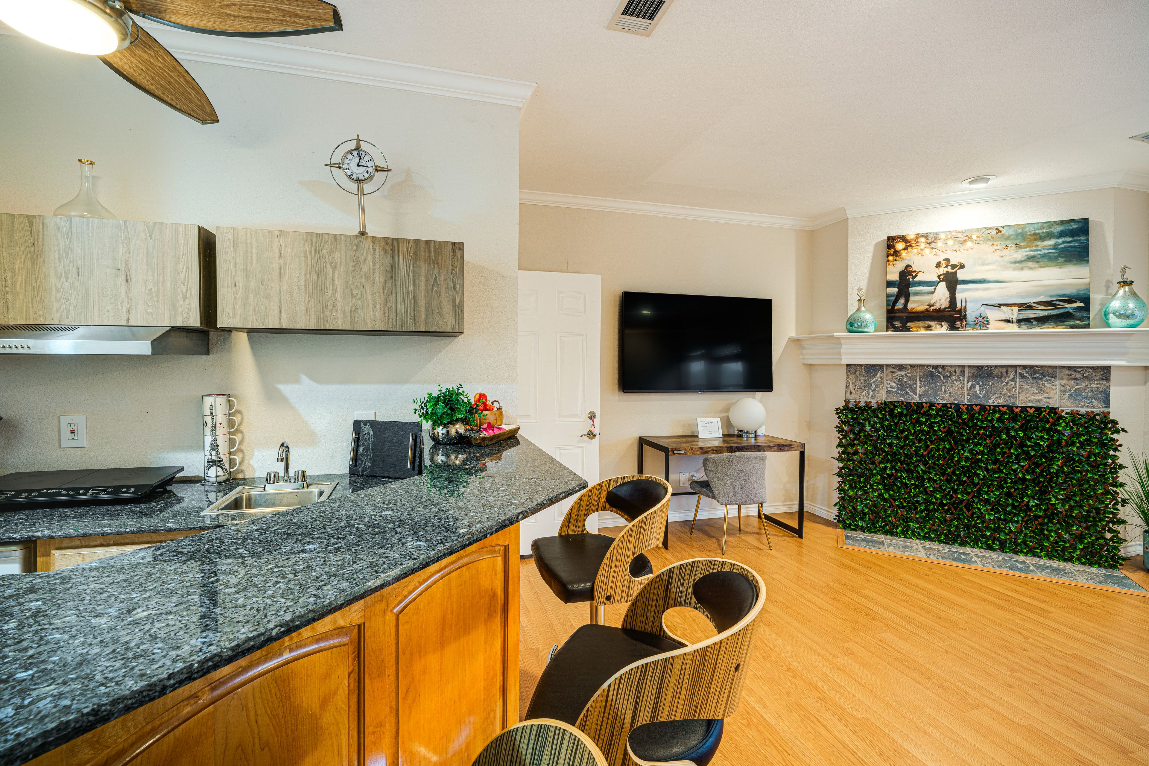 Kitchenette | Hot Plate | Blender | Toaster | Coffee Maker | Air Fryer
