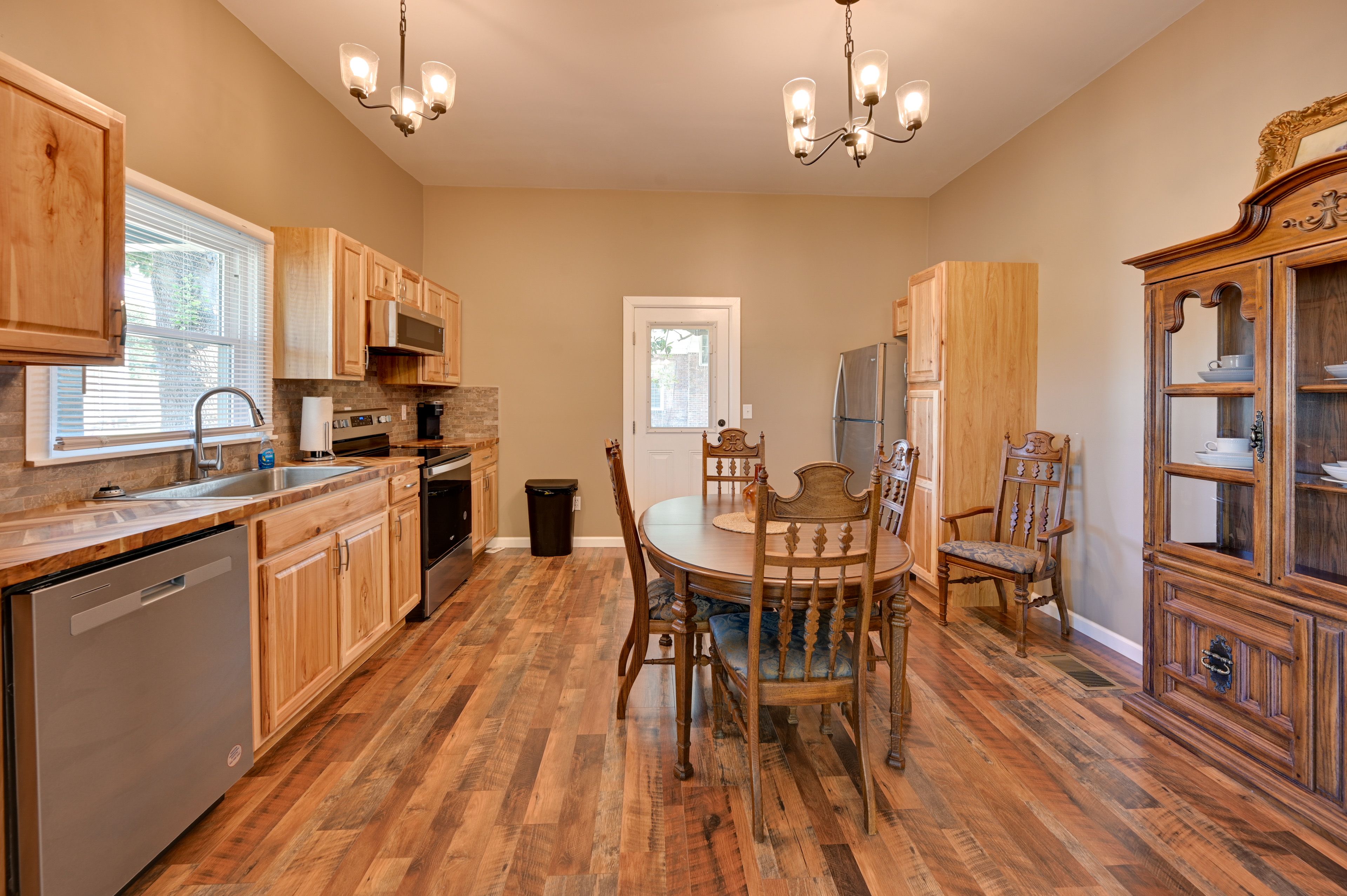 Interior | Central Heating & A/C | Free WiFi