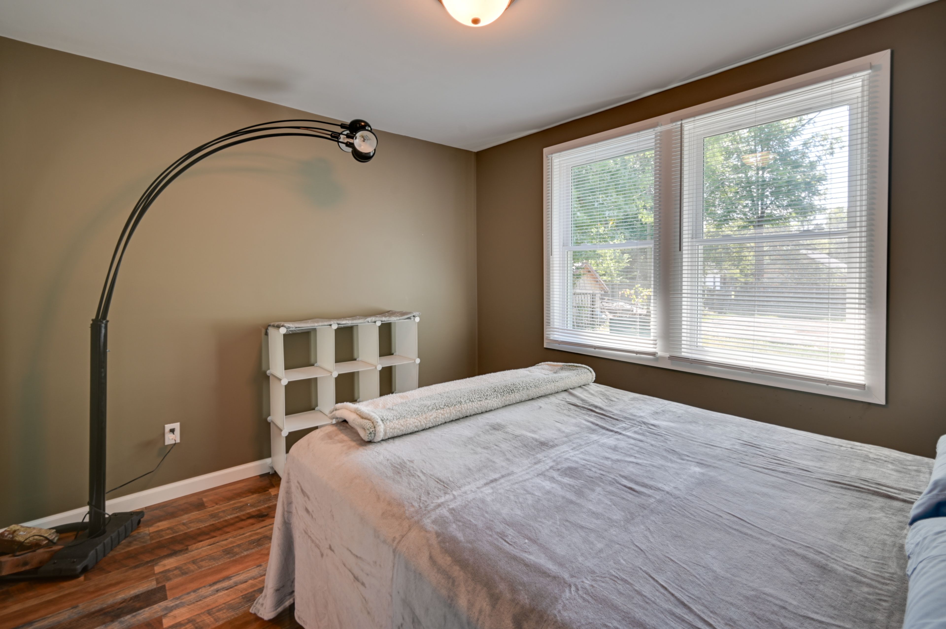 Bedroom 4 | Queen Bed