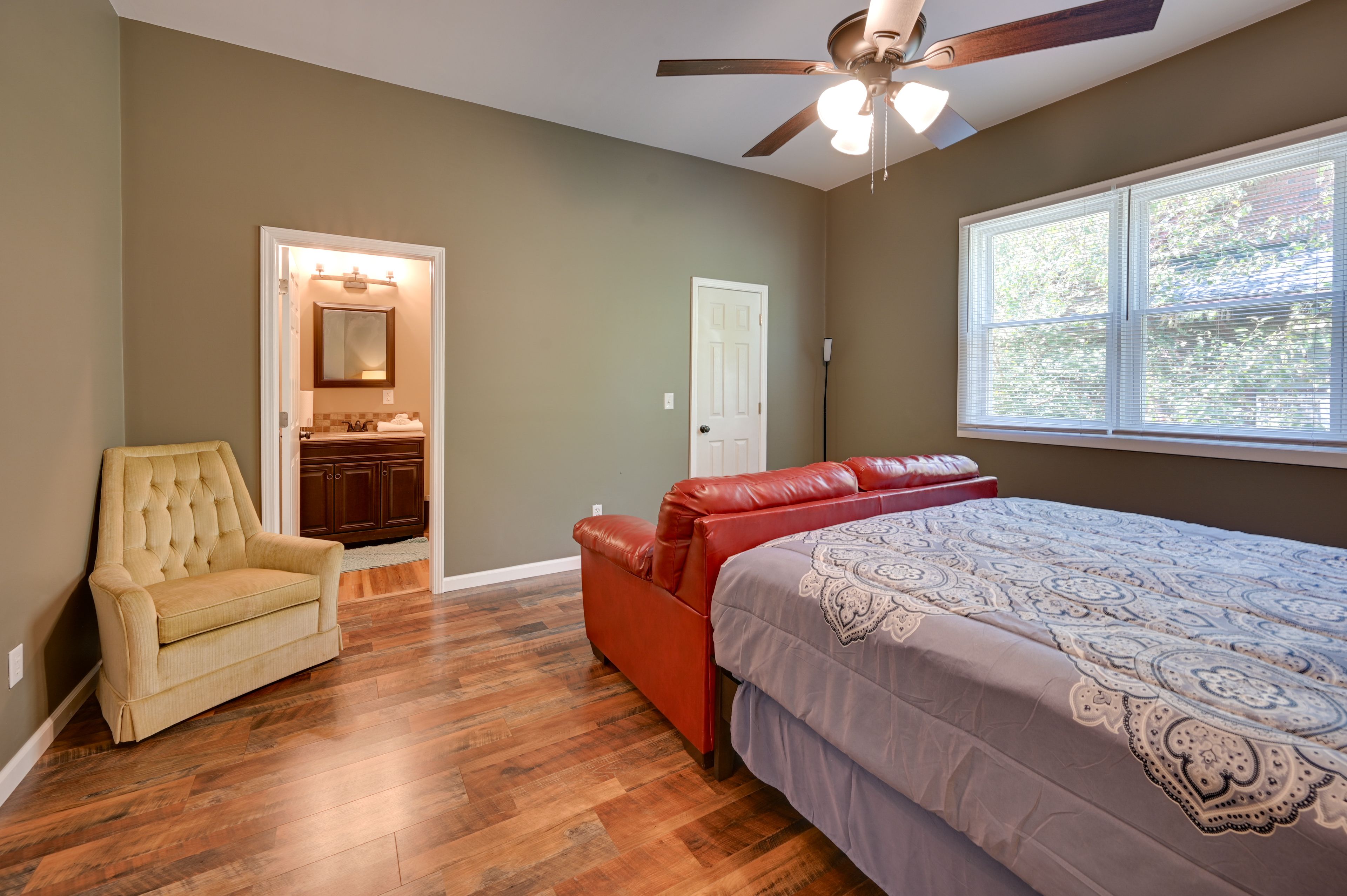 Bedroom 1 | Queen Bed | Linens Provided | En-Suite Bathroom