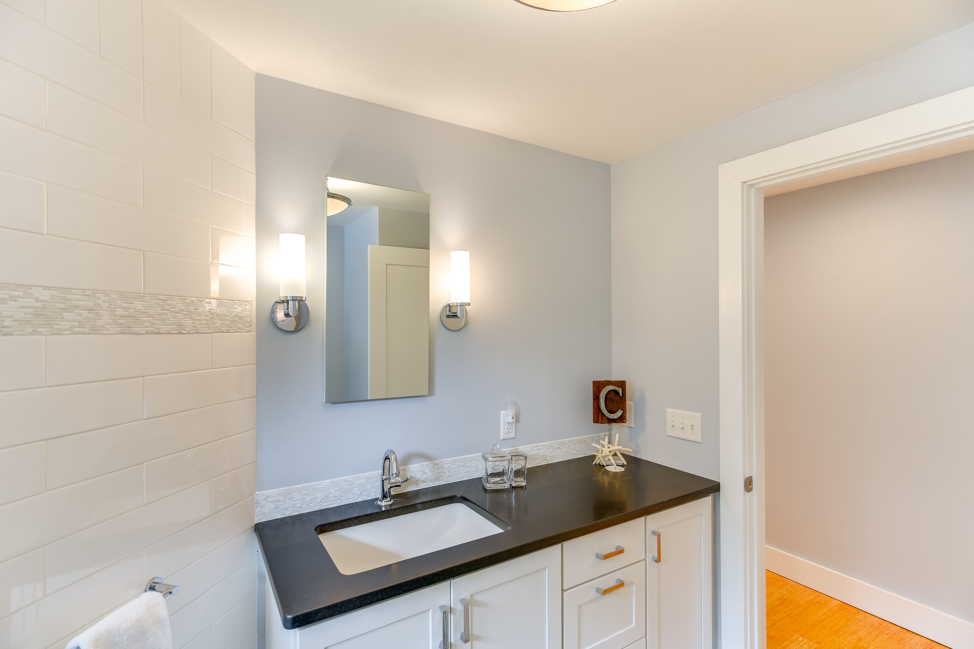 Full Bathroom | Complimentary Toiletries