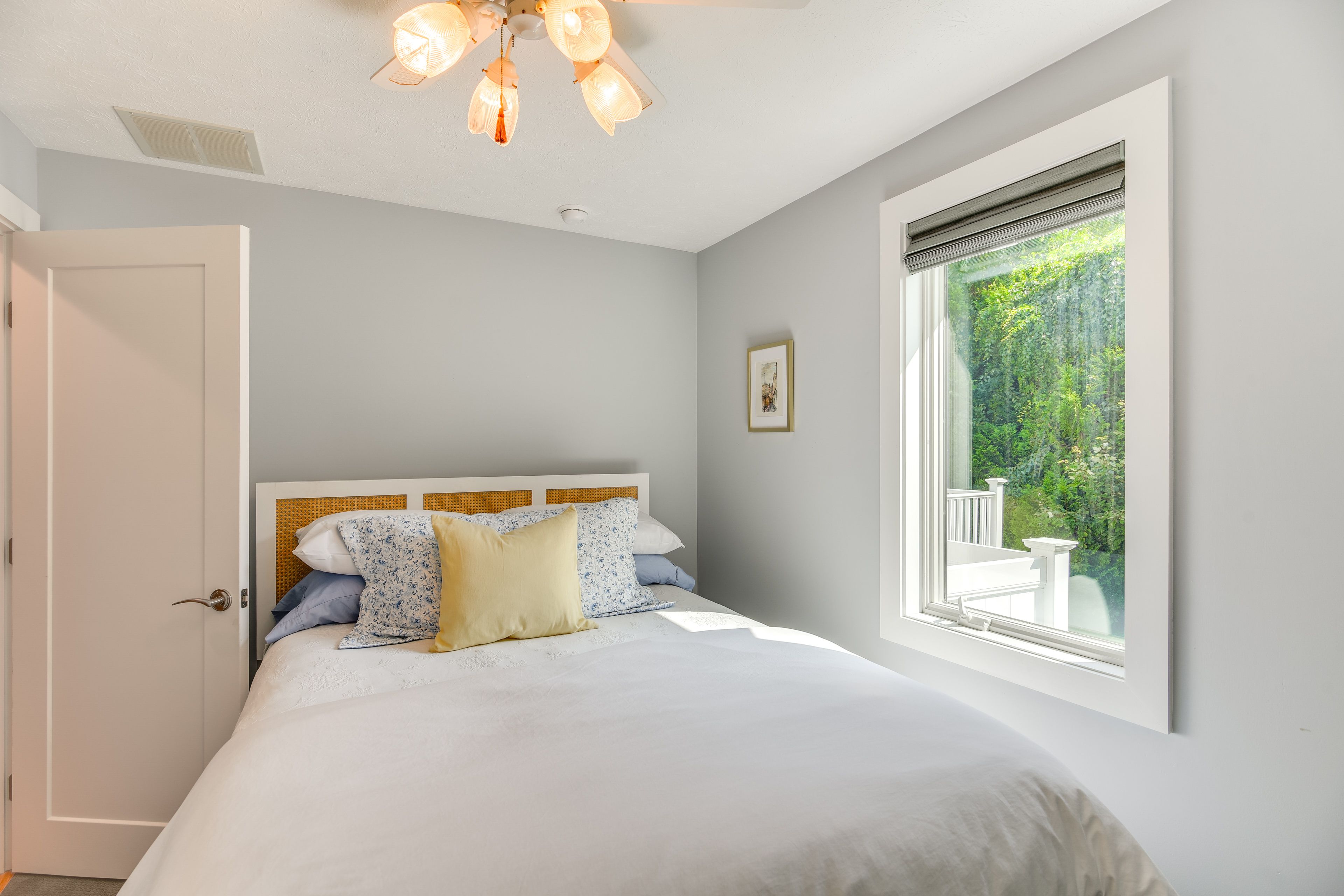 Bedroom 3 | Queen Bed