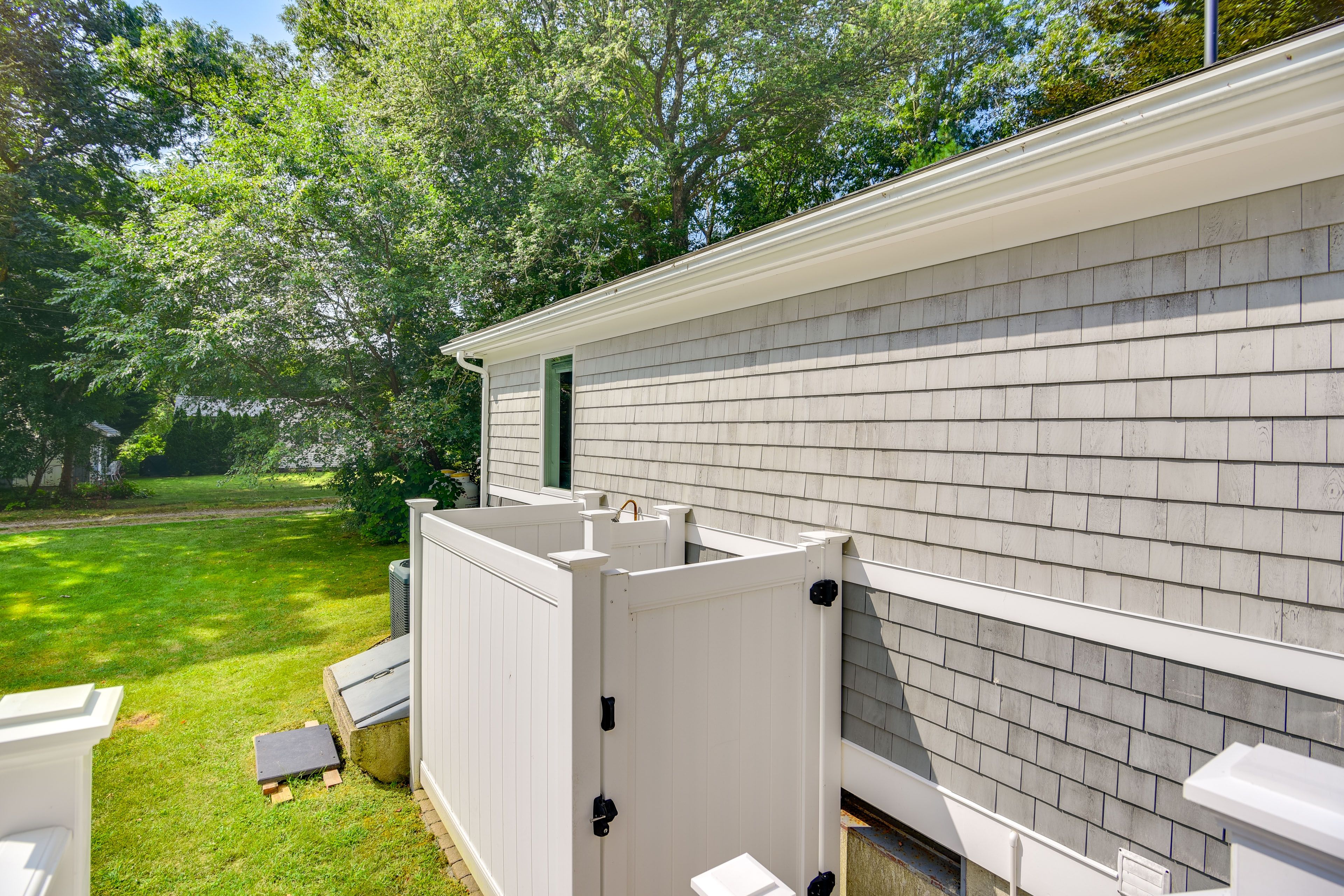 Home Exterior | Private Yard | Outdoor Shower