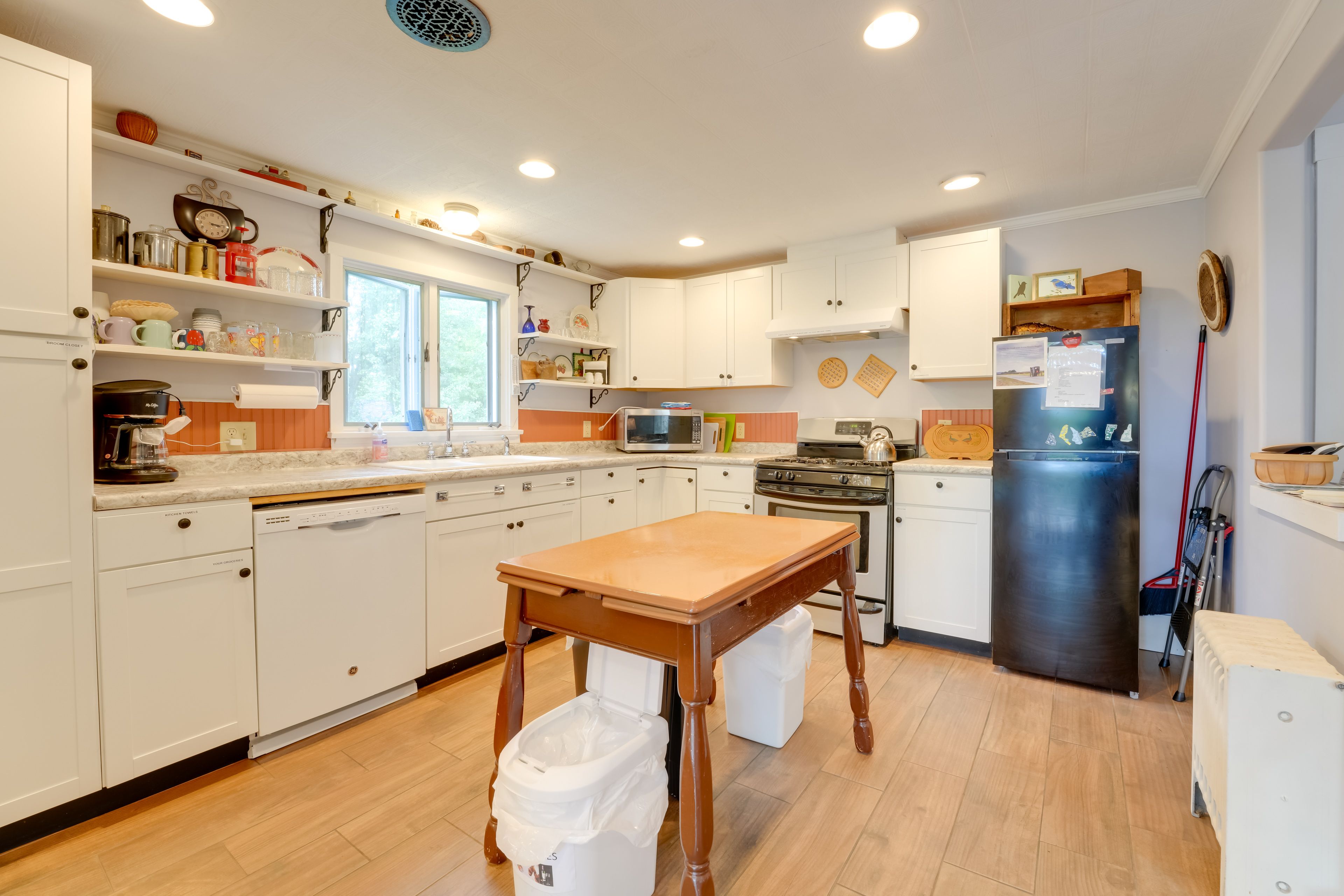 Kitchen | 1st Floor | Drip Coffee Pot | Toaster | Crockpot